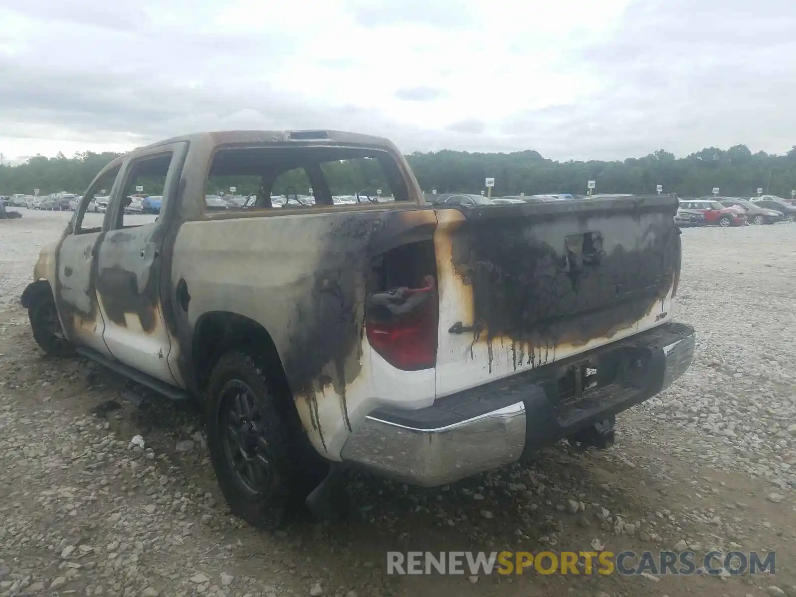 3 Photograph of a damaged car 5TFDW5F10KX800384 TOYOTA TUNDRA 2019