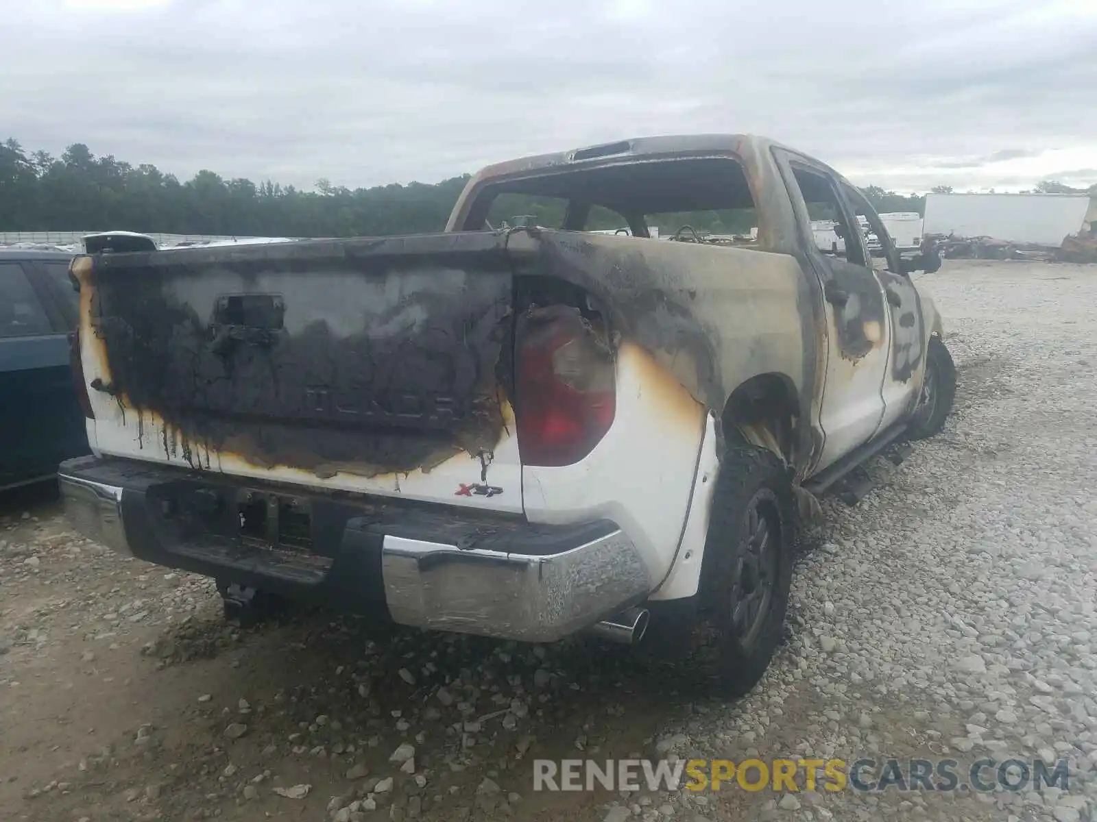 4 Photograph of a damaged car 5TFDW5F10KX800384 TOYOTA TUNDRA 2019