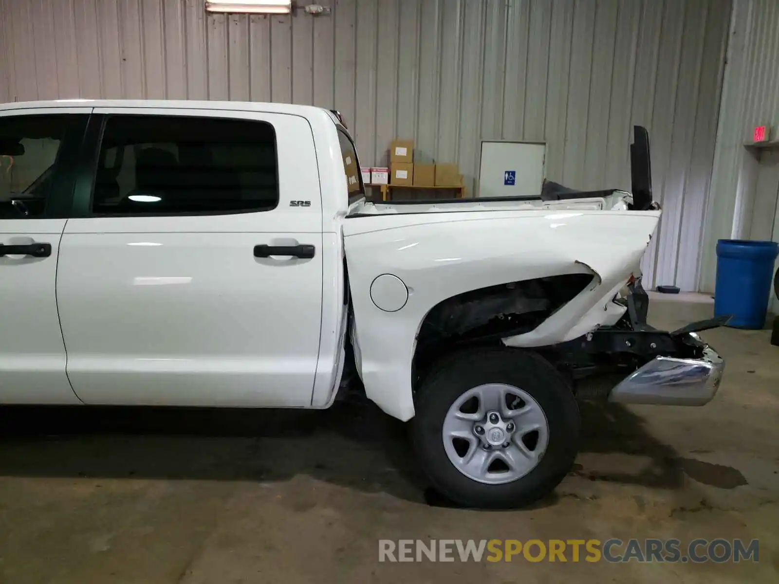 9 Photograph of a damaged car 5TFDW5F10KX870144 TOYOTA TUNDRA 2019