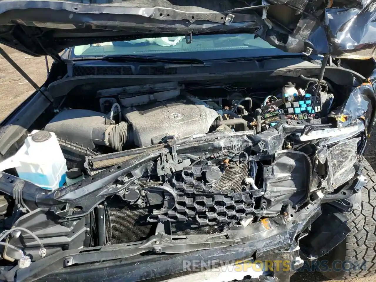 7 Photograph of a damaged car 5TFDW5F11KX788326 TOYOTA TUNDRA 2019