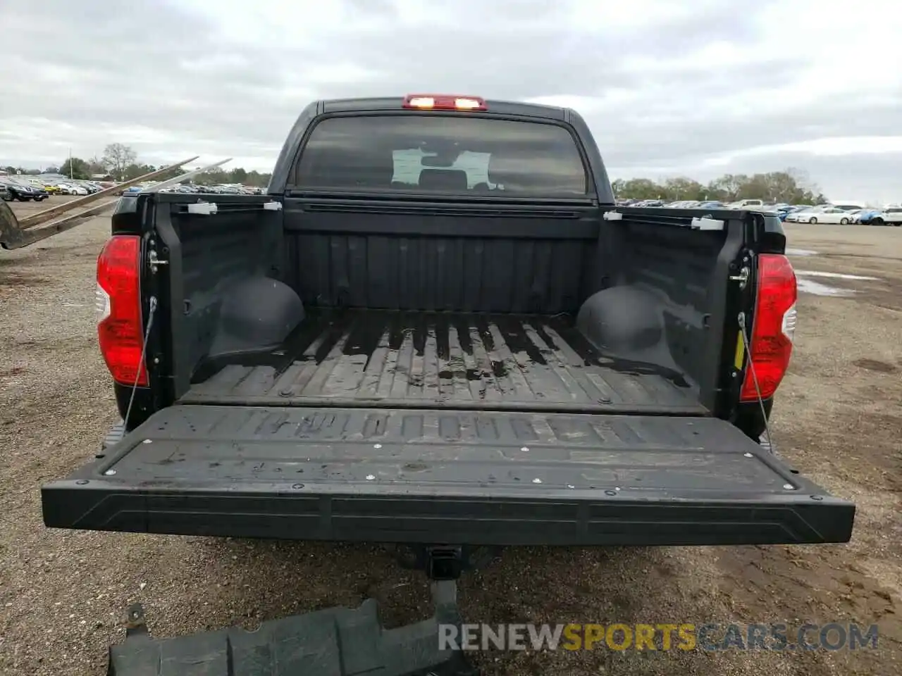 9 Photograph of a damaged car 5TFDW5F11KX794899 TOYOTA TUNDRA 2019