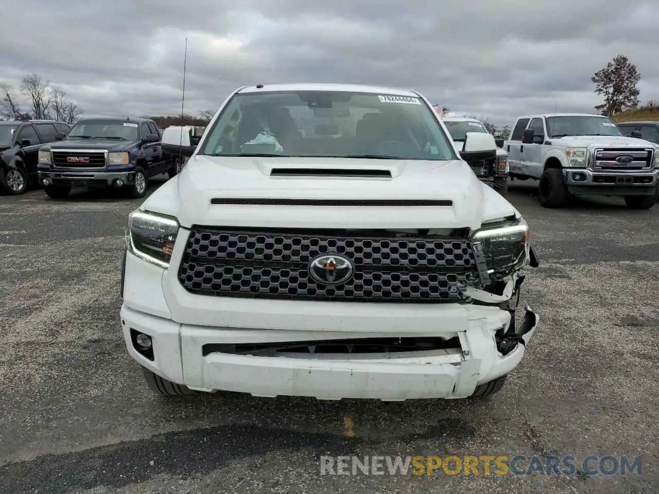 5 Photograph of a damaged car 5TFDW5F11KX808011 TOYOTA TUNDRA 2019