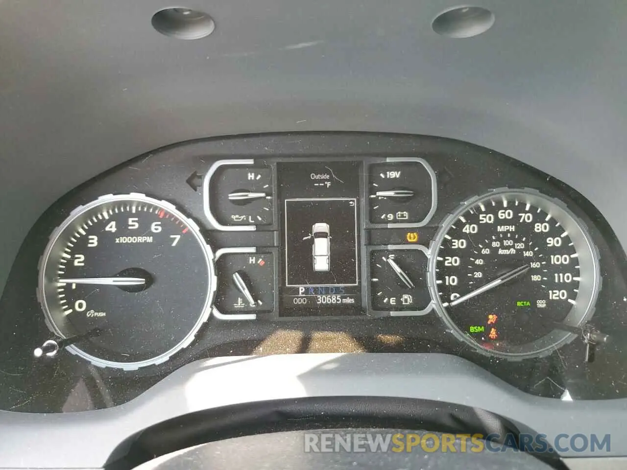 9 Photograph of a damaged car 5TFDW5F11KX808011 TOYOTA TUNDRA 2019