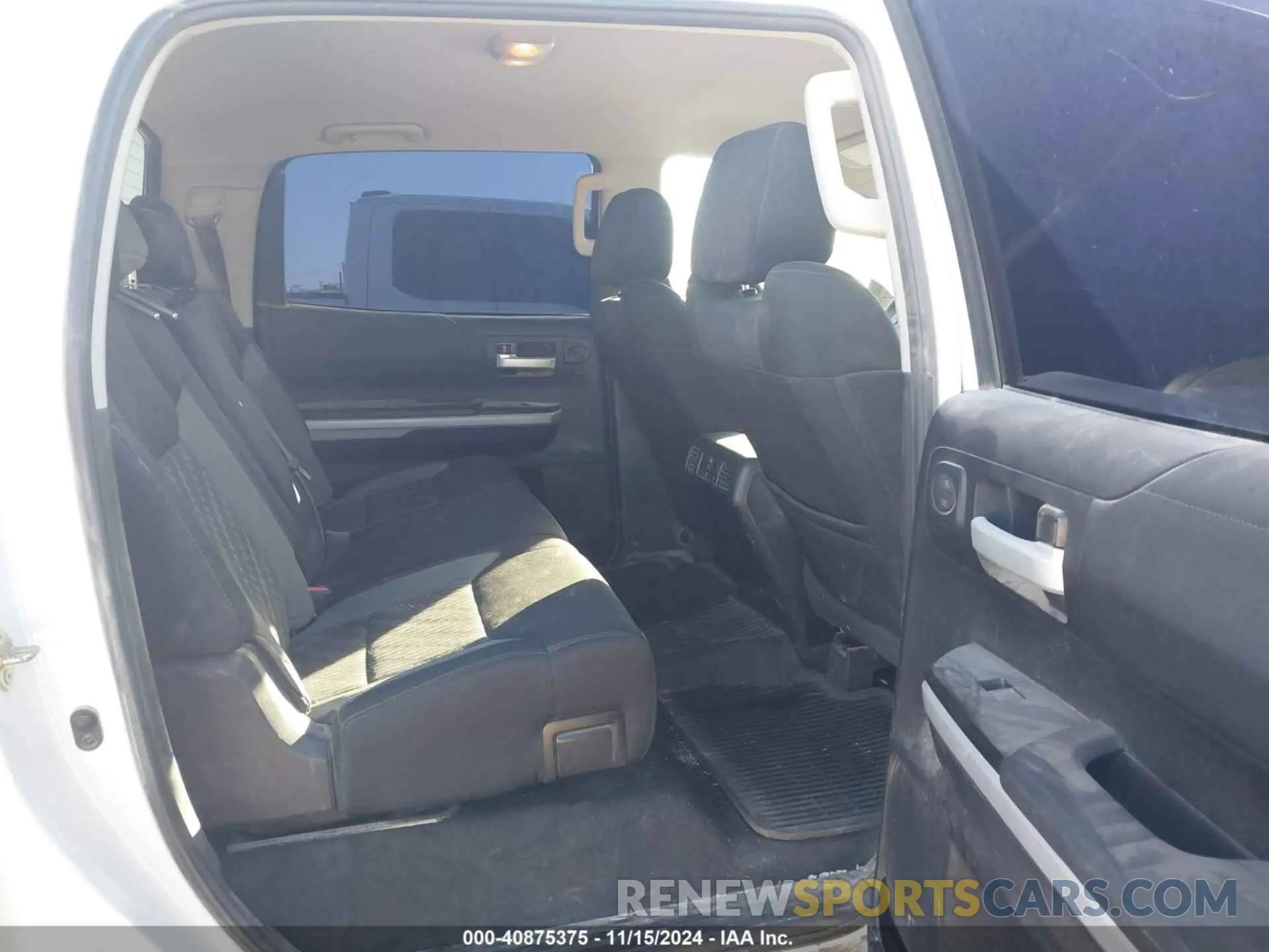 8 Photograph of a damaged car 5TFDW5F11KX819400 TOYOTA TUNDRA 2019