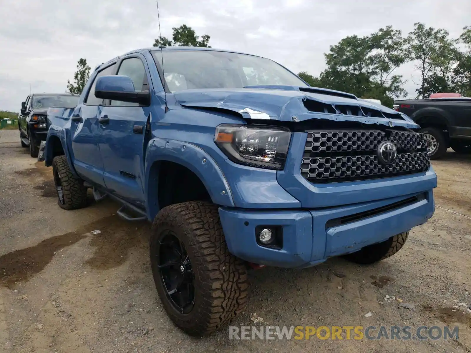 1 Photograph of a damaged car 5TFDW5F11KX836309 TOYOTA TUNDRA 2019