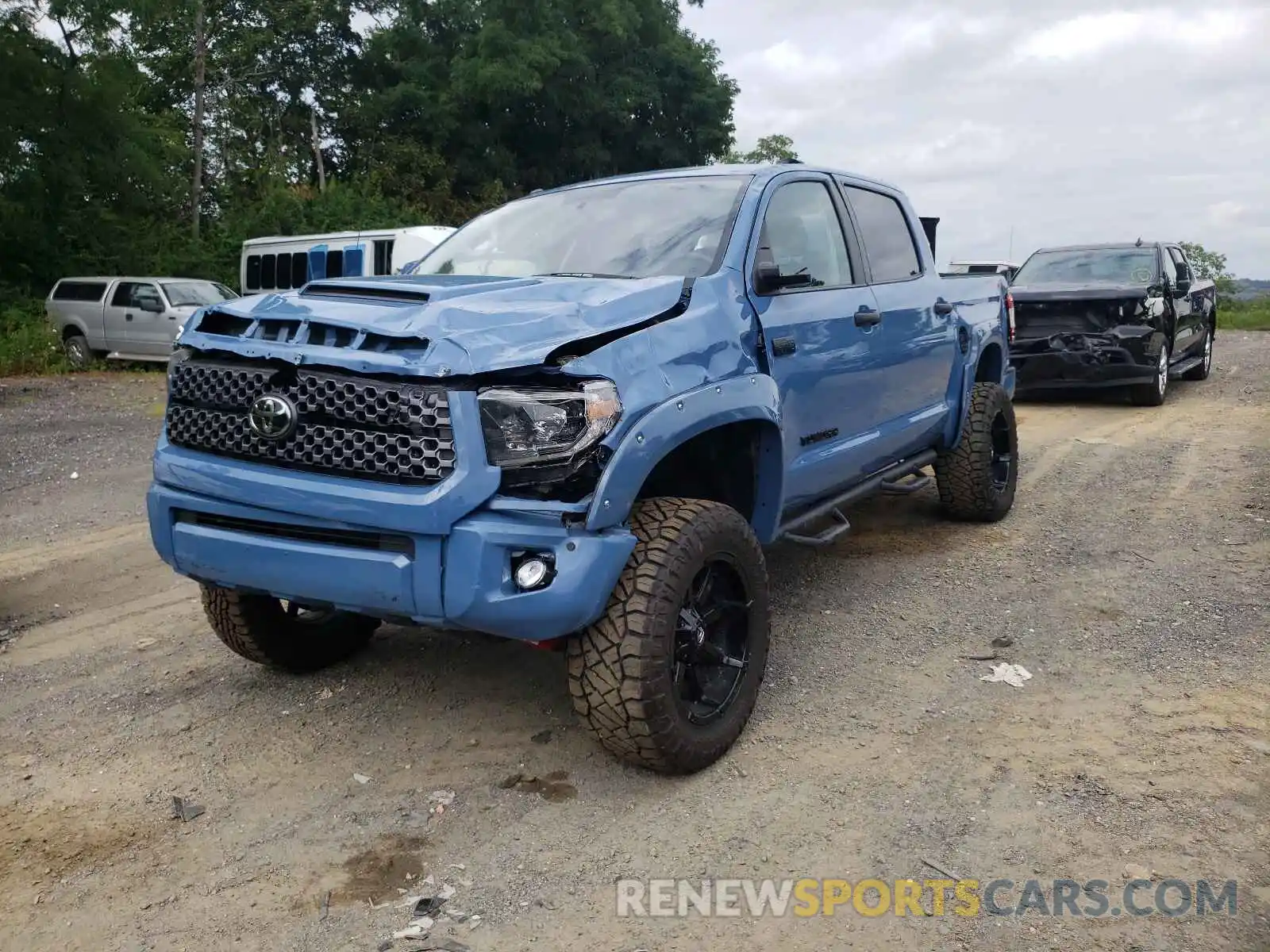 2 Photograph of a damaged car 5TFDW5F11KX836309 TOYOTA TUNDRA 2019