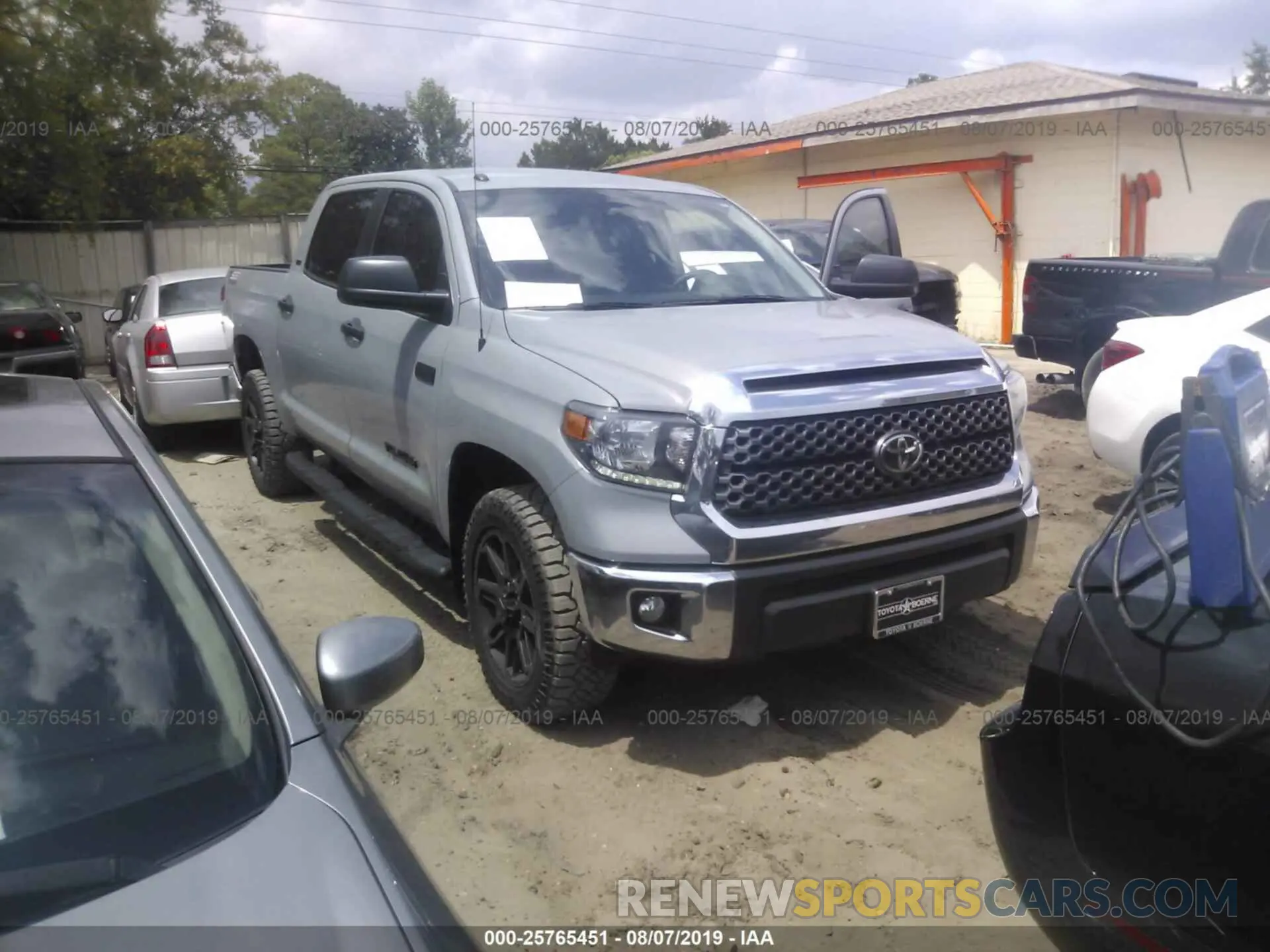1 Photograph of a damaged car 5TFDW5F11KX851442 TOYOTA TUNDRA 2019