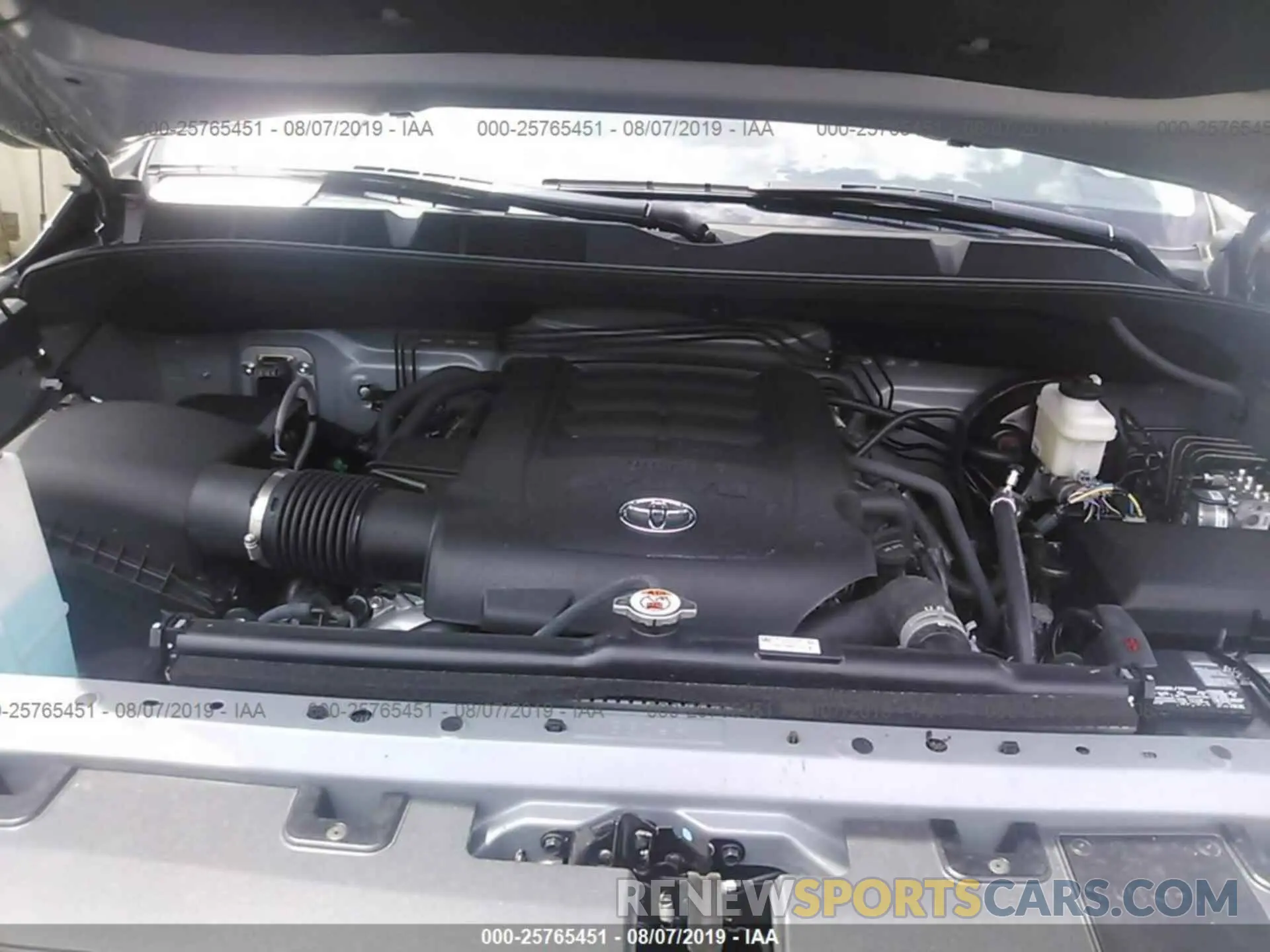 10 Photograph of a damaged car 5TFDW5F11KX851442 TOYOTA TUNDRA 2019