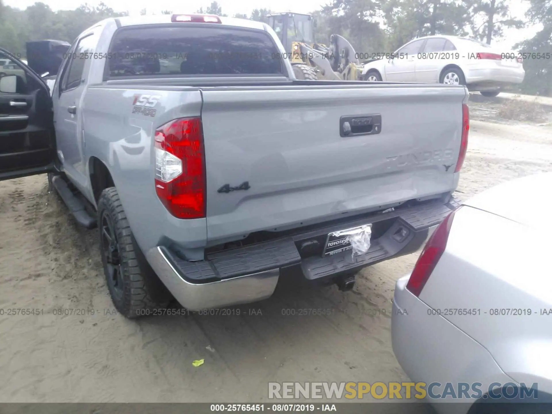 6 Photograph of a damaged car 5TFDW5F11KX851442 TOYOTA TUNDRA 2019