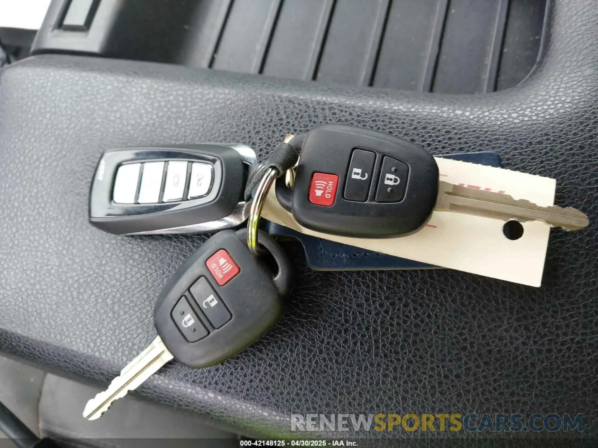 11 Photograph of a damaged car 5TFDW5F12KX812164 TOYOTA TUNDRA 2019