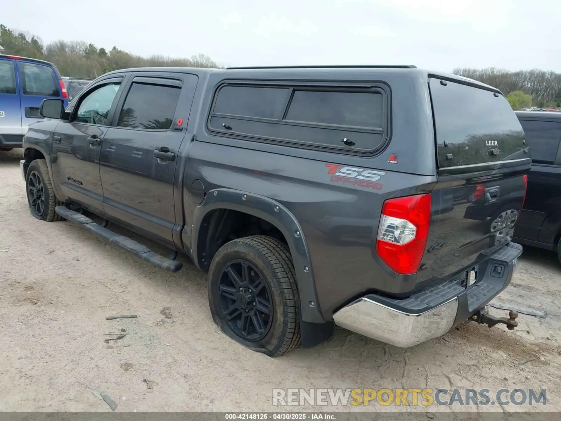 3 Photograph of a damaged car 5TFDW5F12KX812164 TOYOTA TUNDRA 2019