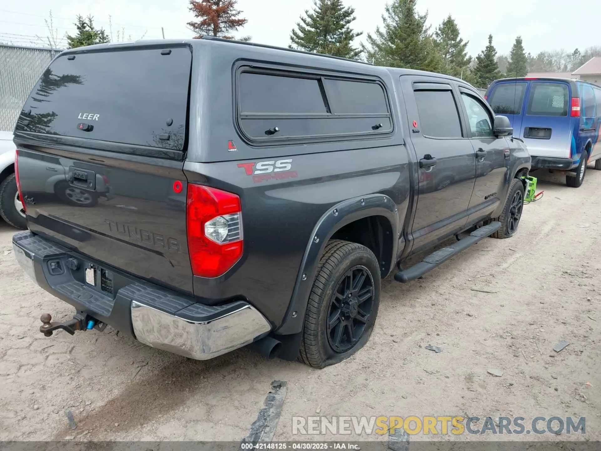 4 Photograph of a damaged car 5TFDW5F12KX812164 TOYOTA TUNDRA 2019