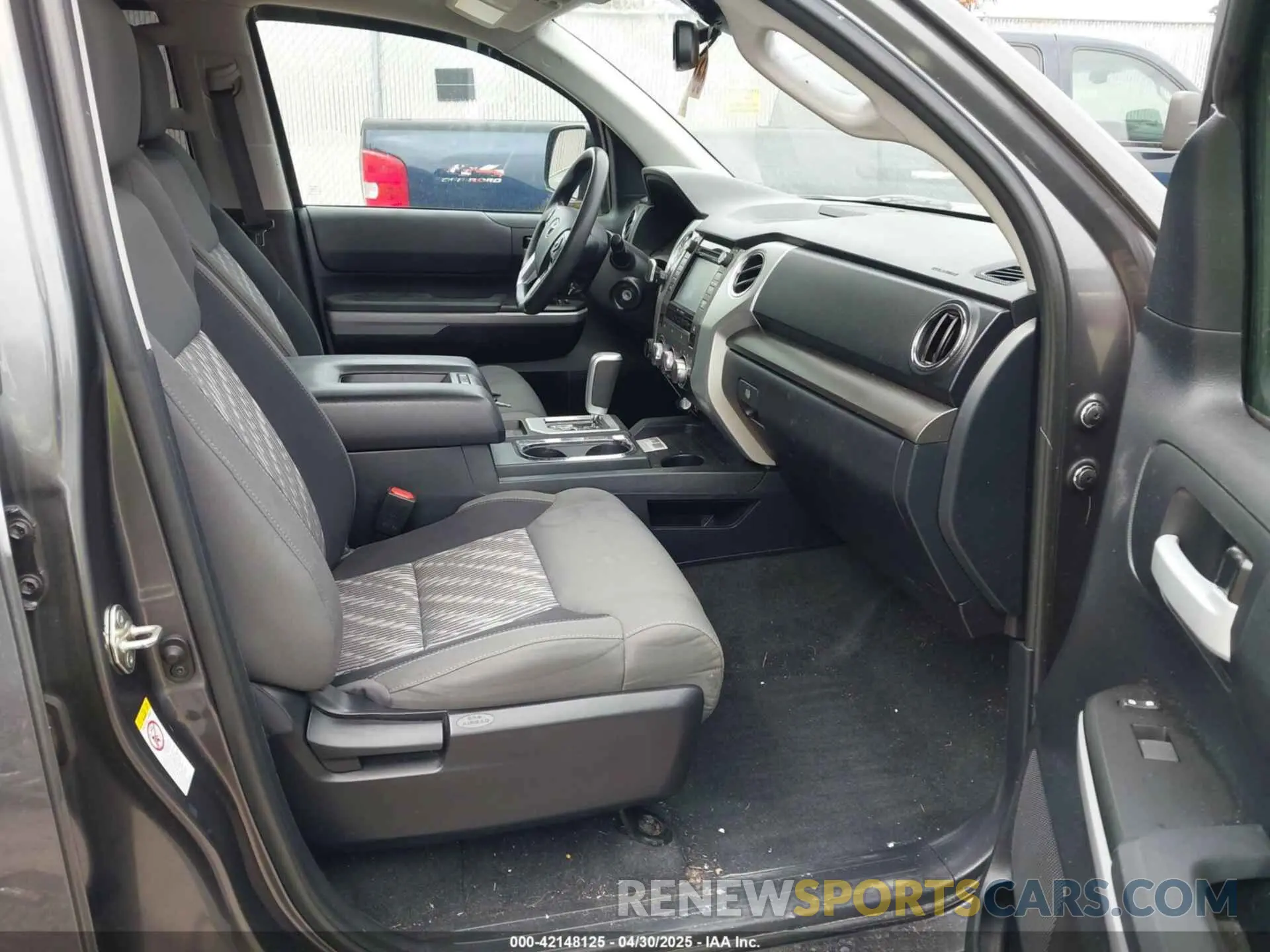 5 Photograph of a damaged car 5TFDW5F12KX812164 TOYOTA TUNDRA 2019
