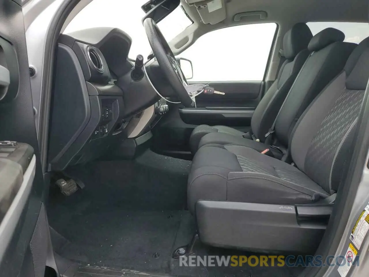 7 Photograph of a damaged car 5TFDW5F12KX847402 TOYOTA TUNDRA 2019
