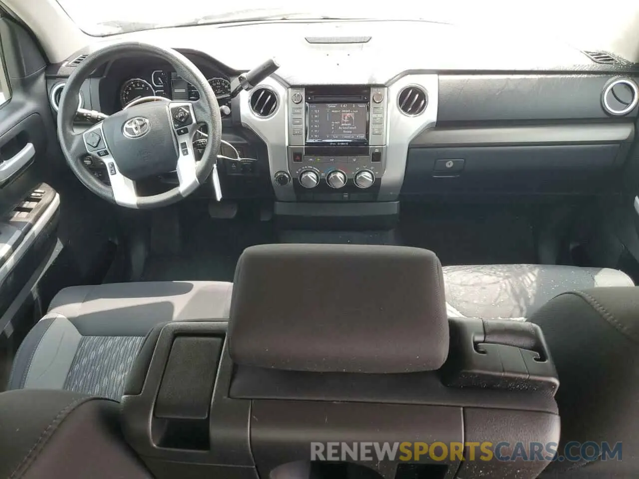 8 Photograph of a damaged car 5TFDW5F12KX847402 TOYOTA TUNDRA 2019
