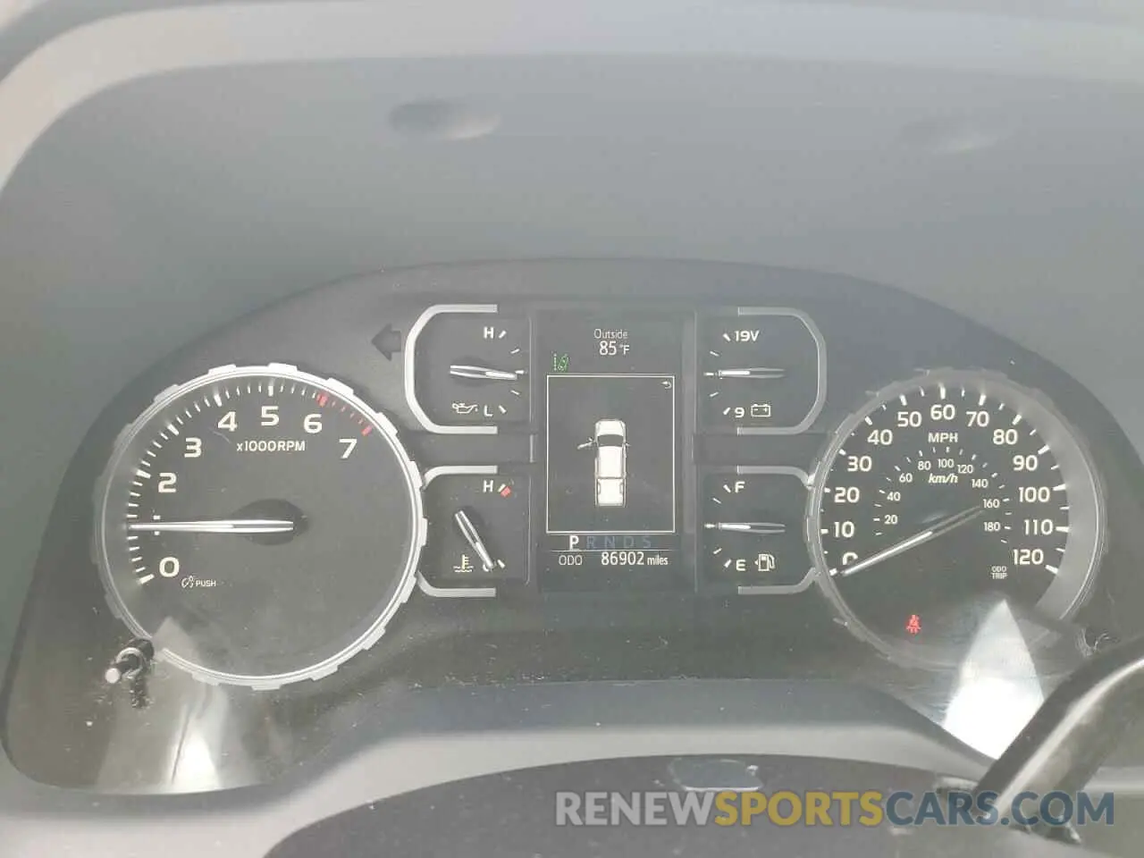 9 Photograph of a damaged car 5TFDW5F12KX847402 TOYOTA TUNDRA 2019