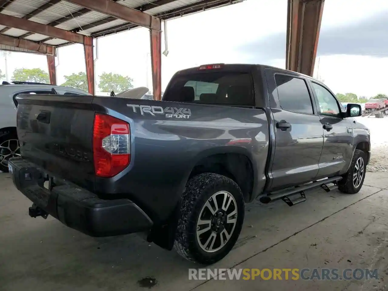 4 Photograph of a damaged car 5TFDW5F13KX788537 TOYOTA TUNDRA 2019