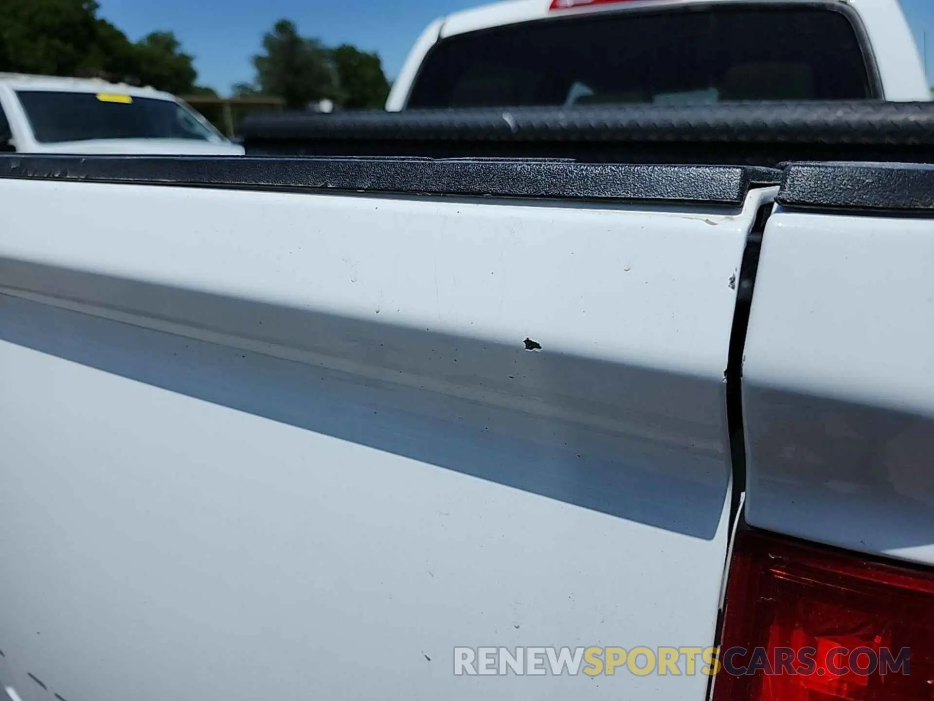21 Photograph of a damaged car 5TFDW5F13KX831919 TOYOTA TUNDRA 2019