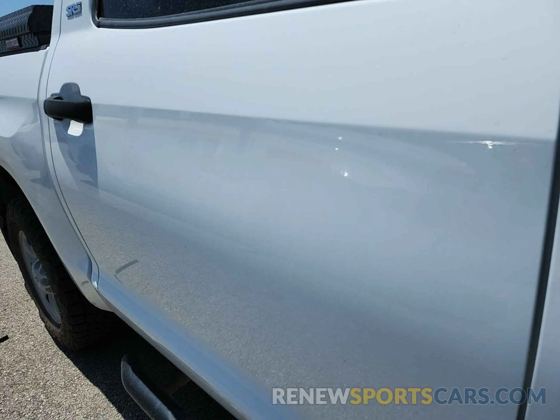 5 Photograph of a damaged car 5TFDW5F13KX831919 TOYOTA TUNDRA 2019