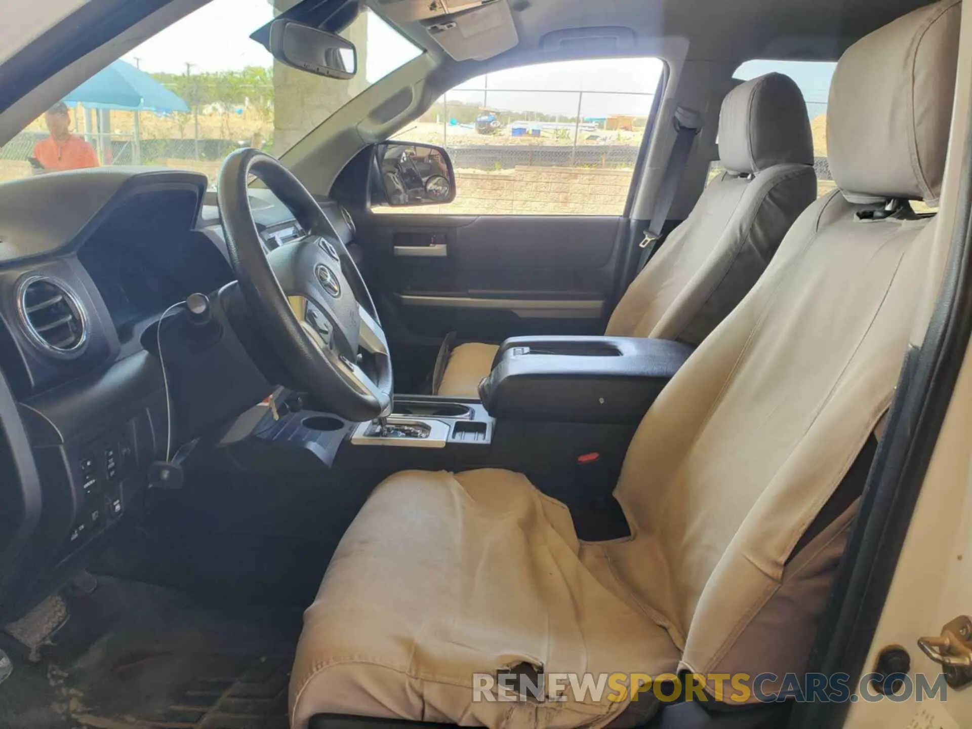 8 Photograph of a damaged car 5TFDW5F13KX831919 TOYOTA TUNDRA 2019