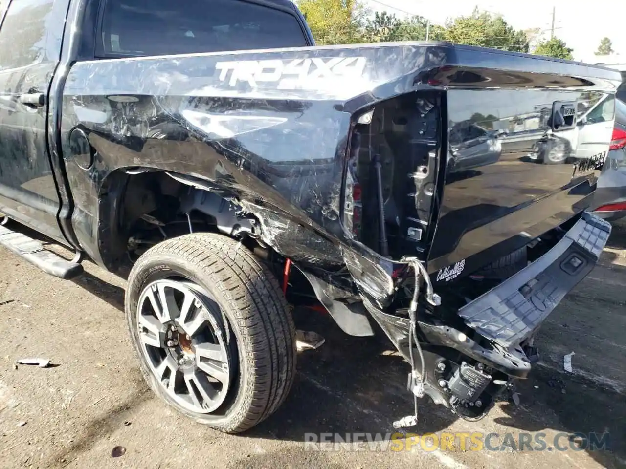 9 Photograph of a damaged car 5TFDW5F13KX837607 TOYOTA TUNDRA 2019