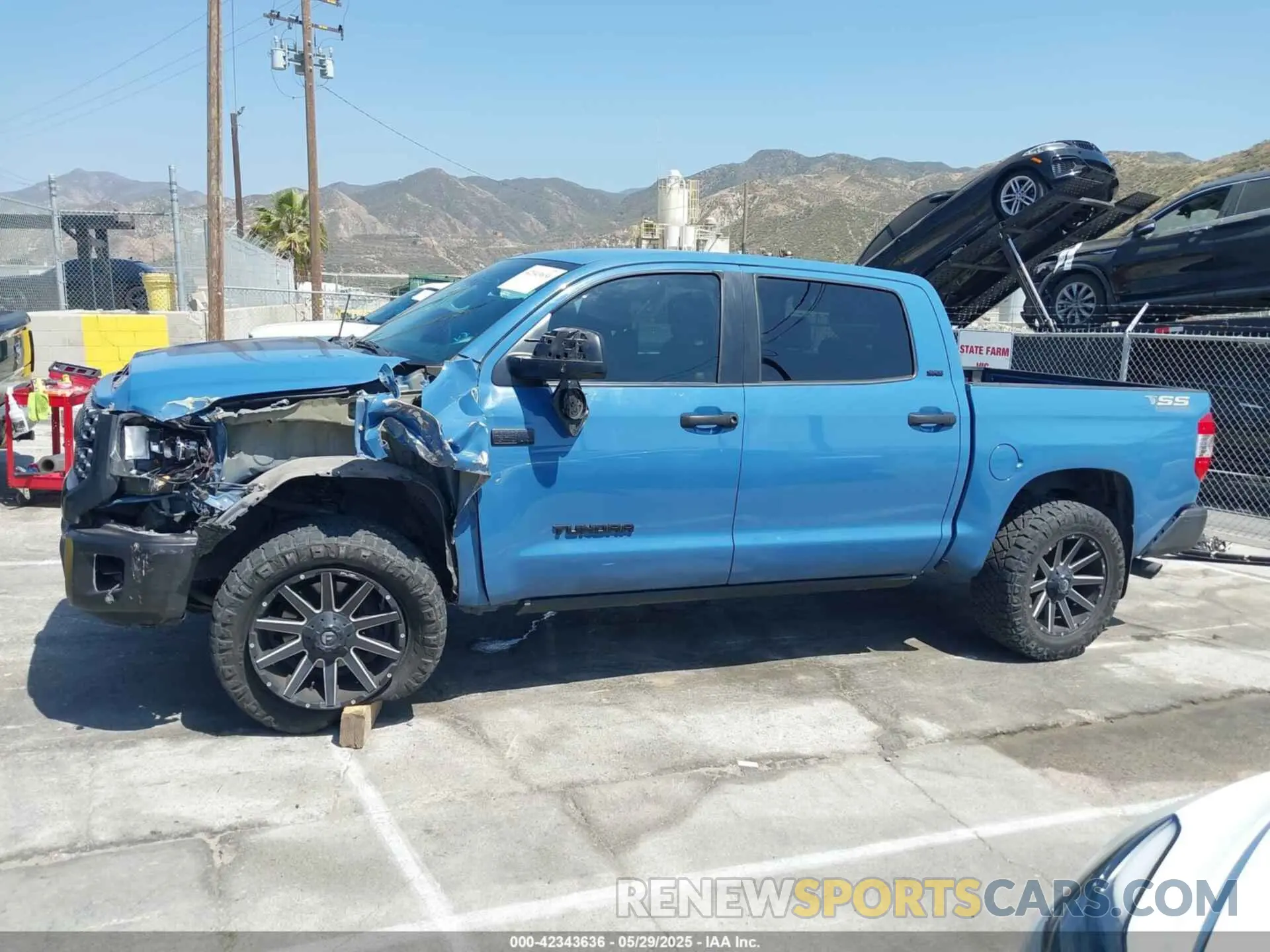 14 Photograph of a damaged car 5TFDW5F13KX852592 TOYOTA TUNDRA 2019