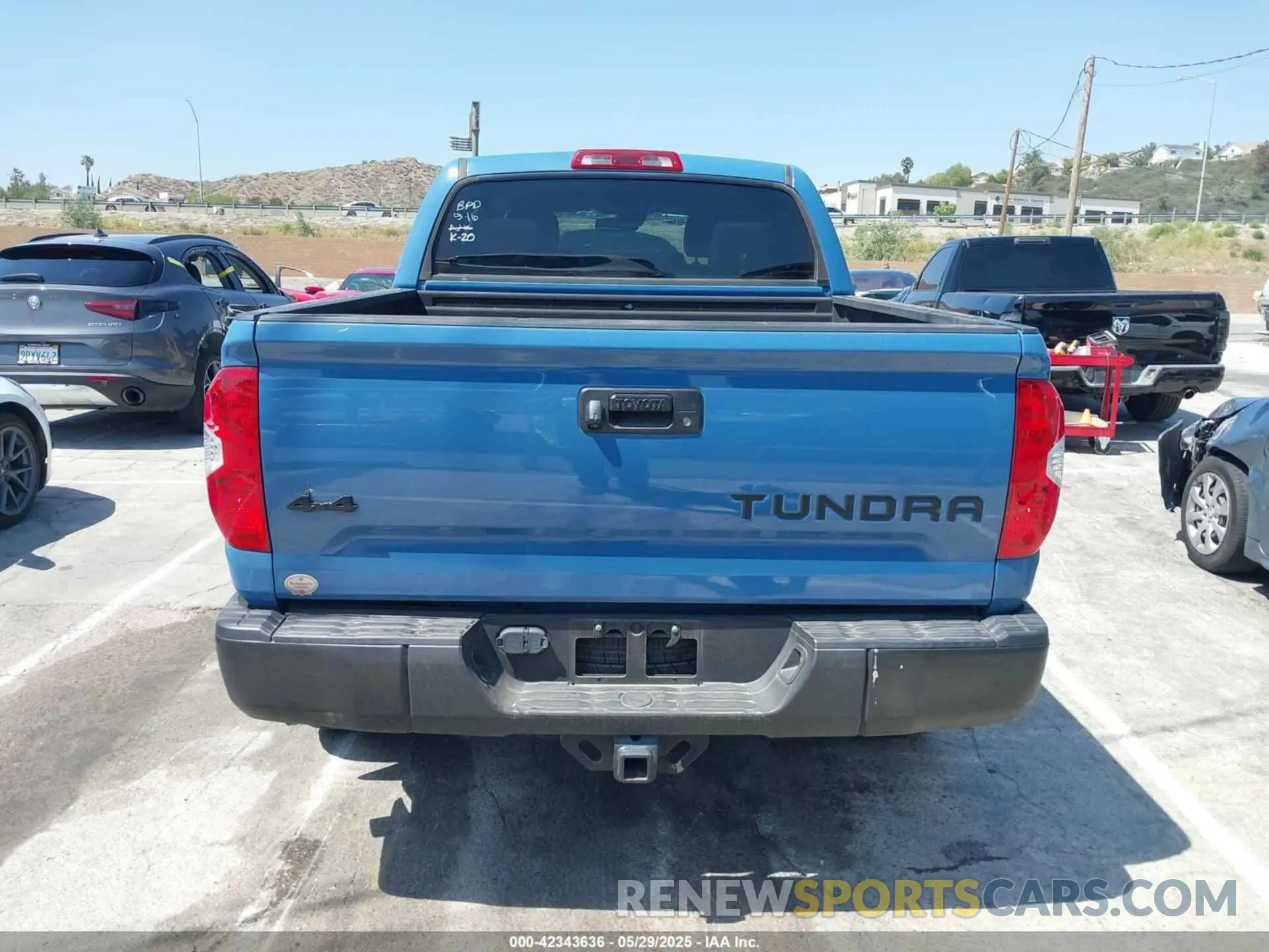 16 Photograph of a damaged car 5TFDW5F13KX852592 TOYOTA TUNDRA 2019