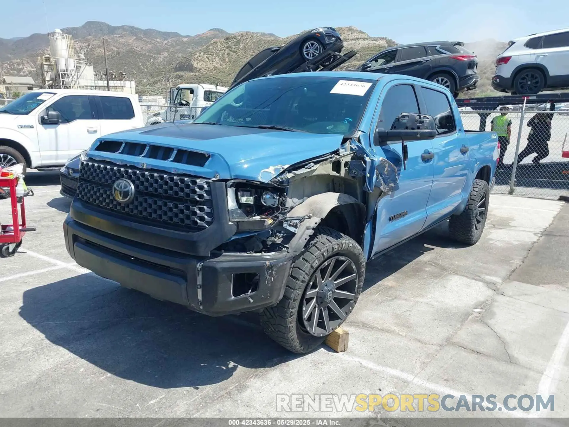 2 Photograph of a damaged car 5TFDW5F13KX852592 TOYOTA TUNDRA 2019