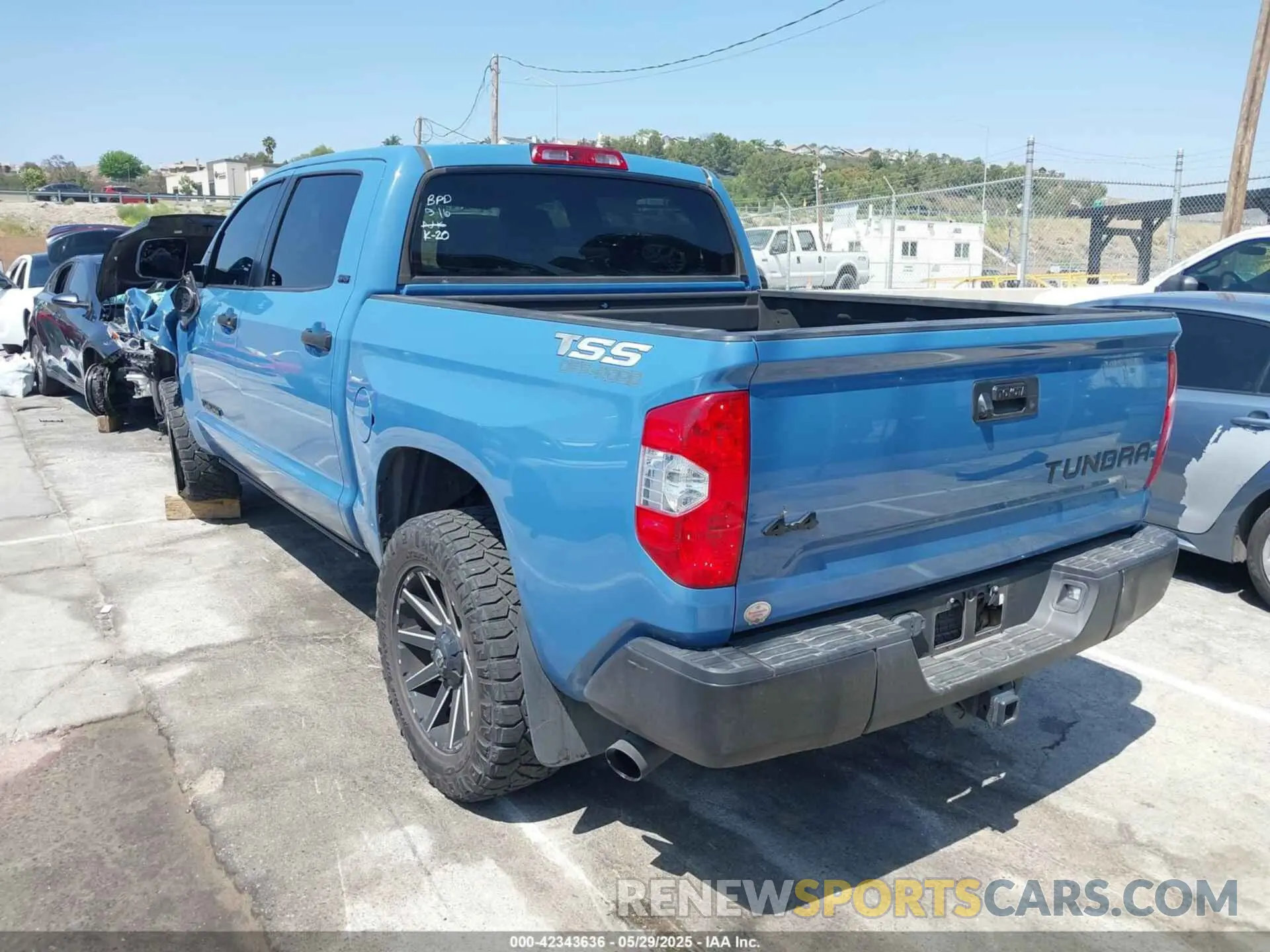 3 Photograph of a damaged car 5TFDW5F13KX852592 TOYOTA TUNDRA 2019
