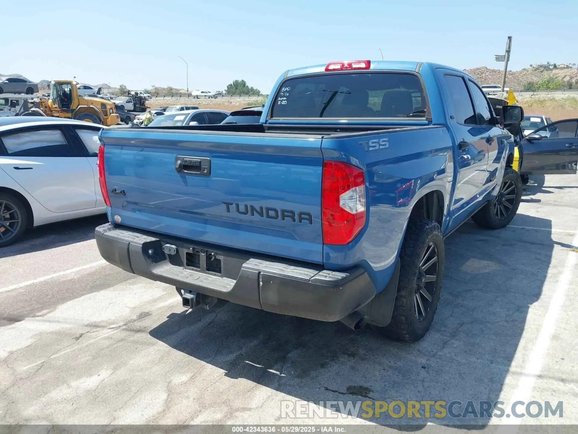4 Photograph of a damaged car 5TFDW5F13KX852592 TOYOTA TUNDRA 2019
