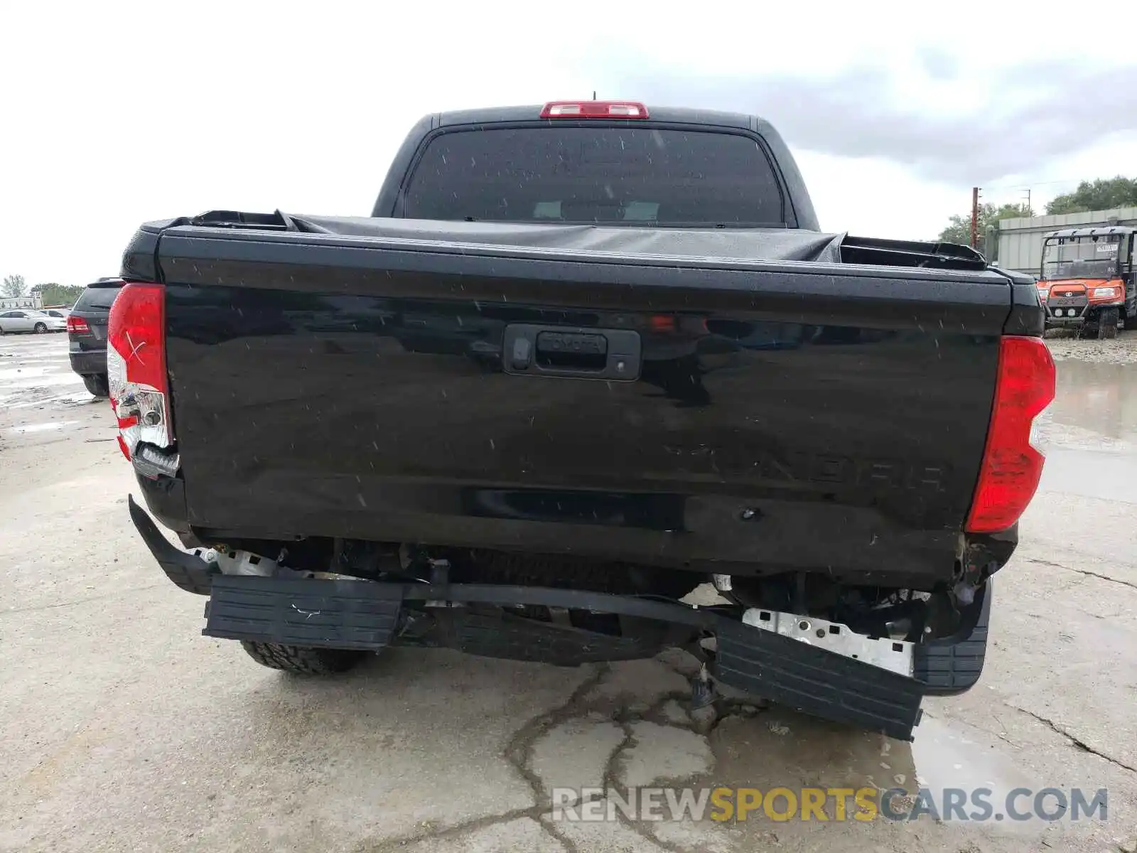 9 Photograph of a damaged car 5TFDW5F15KX793996 TOYOTA TUNDRA 2019