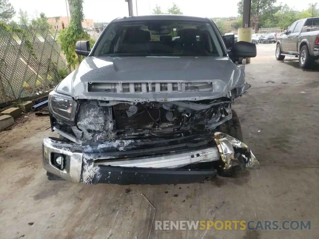 9 Photograph of a damaged car 5TFDW5F15KX818282 TOYOTA TUNDRA 2019