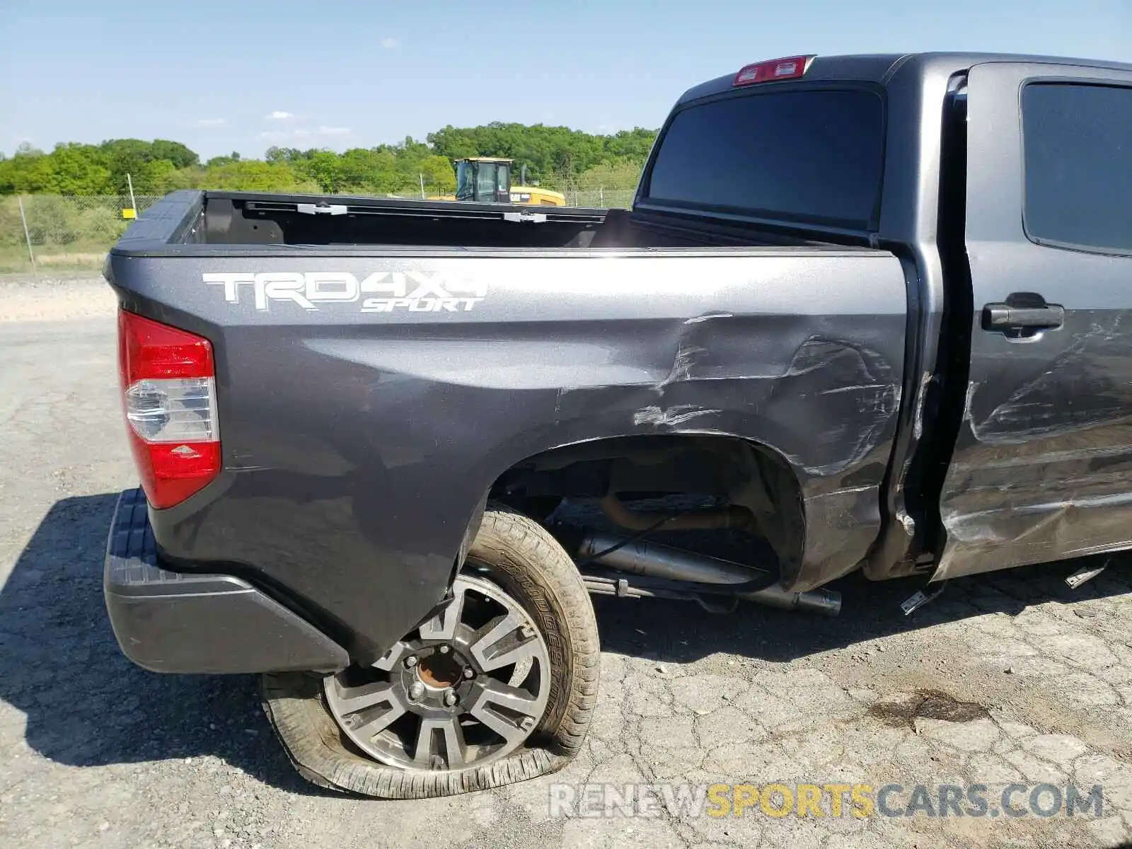 9 Photograph of a damaged car 5TFDW5F16KX809350 TOYOTA TUNDRA 2019