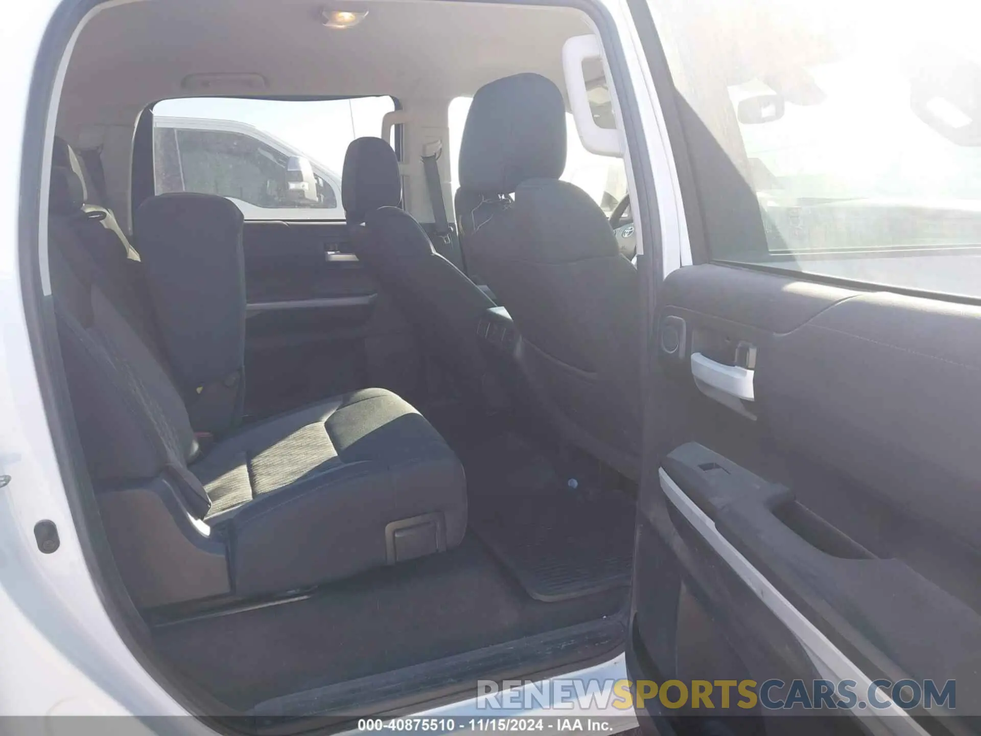 8 Photograph of a damaged car 5TFDW5F16KX818940 TOYOTA TUNDRA 2019