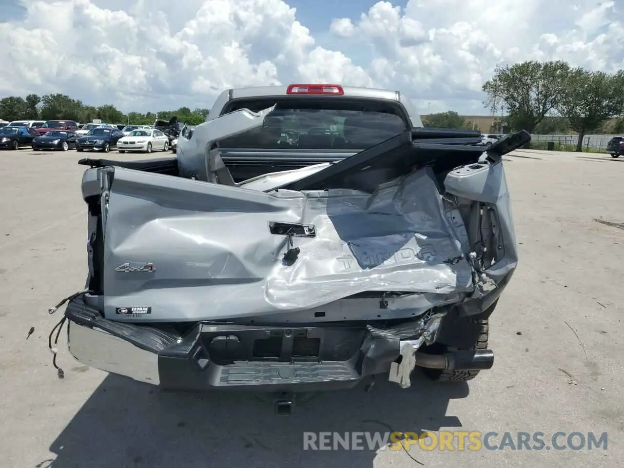 6 Photograph of a damaged car 5TFDW5F17KX803492 TOYOTA TUNDRA 2019