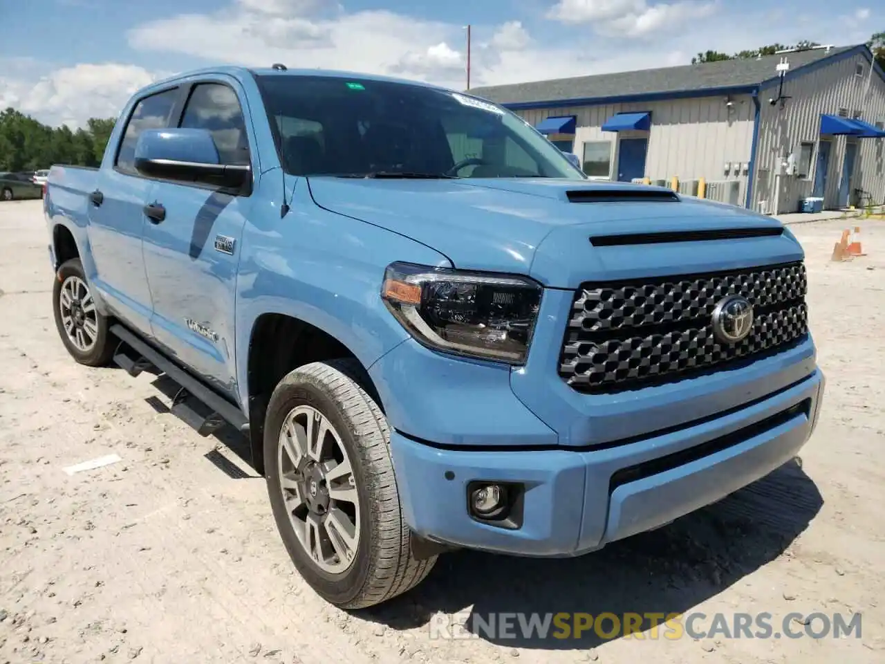 1 Photograph of a damaged car 5TFDW5F17KX808949 TOYOTA TUNDRA 2019