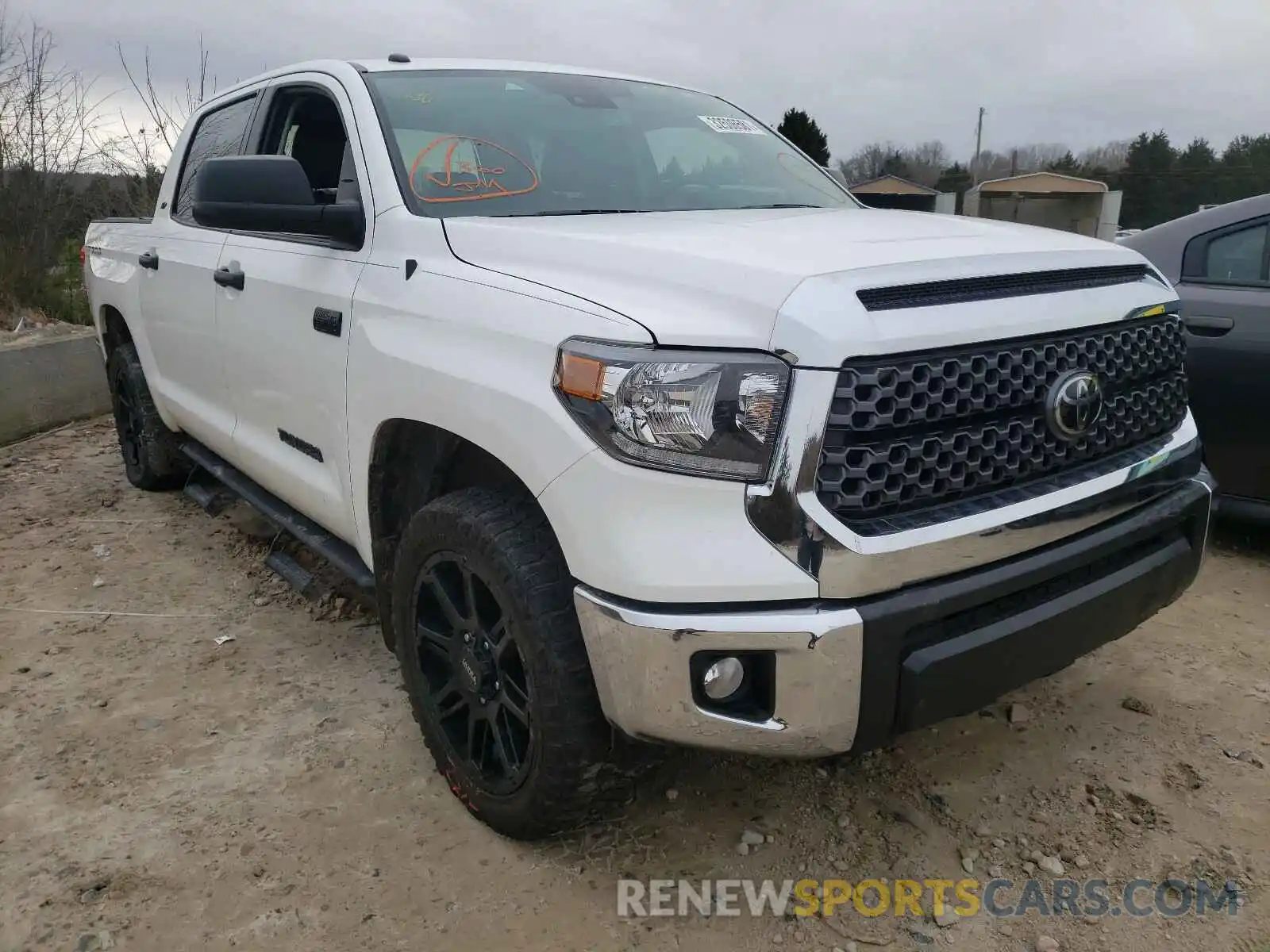 1 Photograph of a damaged car 5TFDW5F17KX836721 TOYOTA TUNDRA 2019