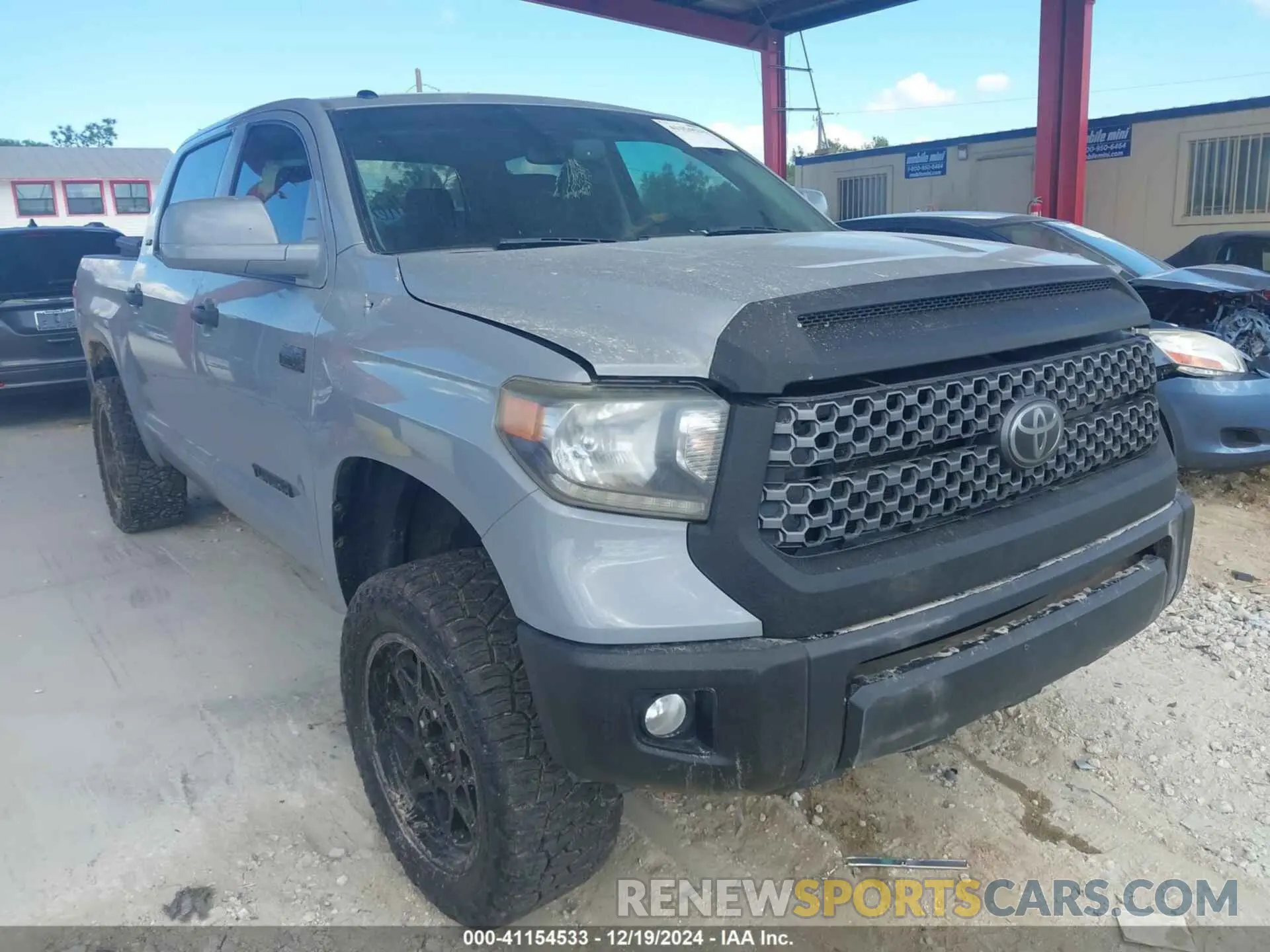 1 Photograph of a damaged car 5TFDW5F18KX787366 TOYOTA TUNDRA 2019