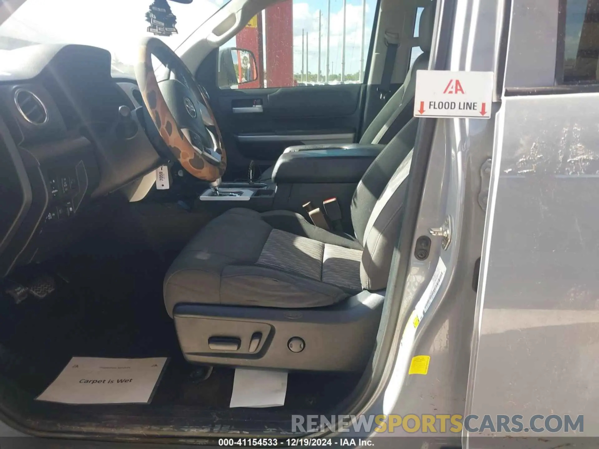 13 Photograph of a damaged car 5TFDW5F18KX787366 TOYOTA TUNDRA 2019