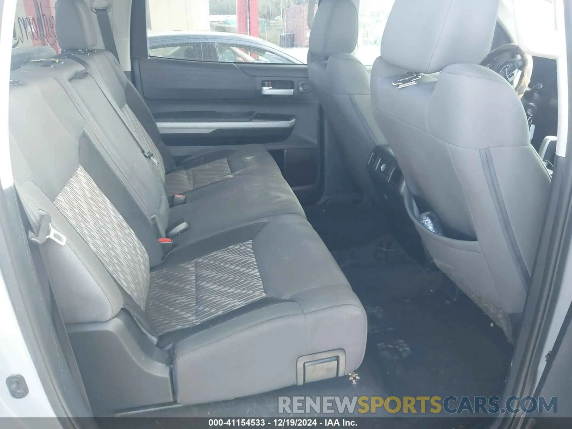 8 Photograph of a damaged car 5TFDW5F18KX787366 TOYOTA TUNDRA 2019