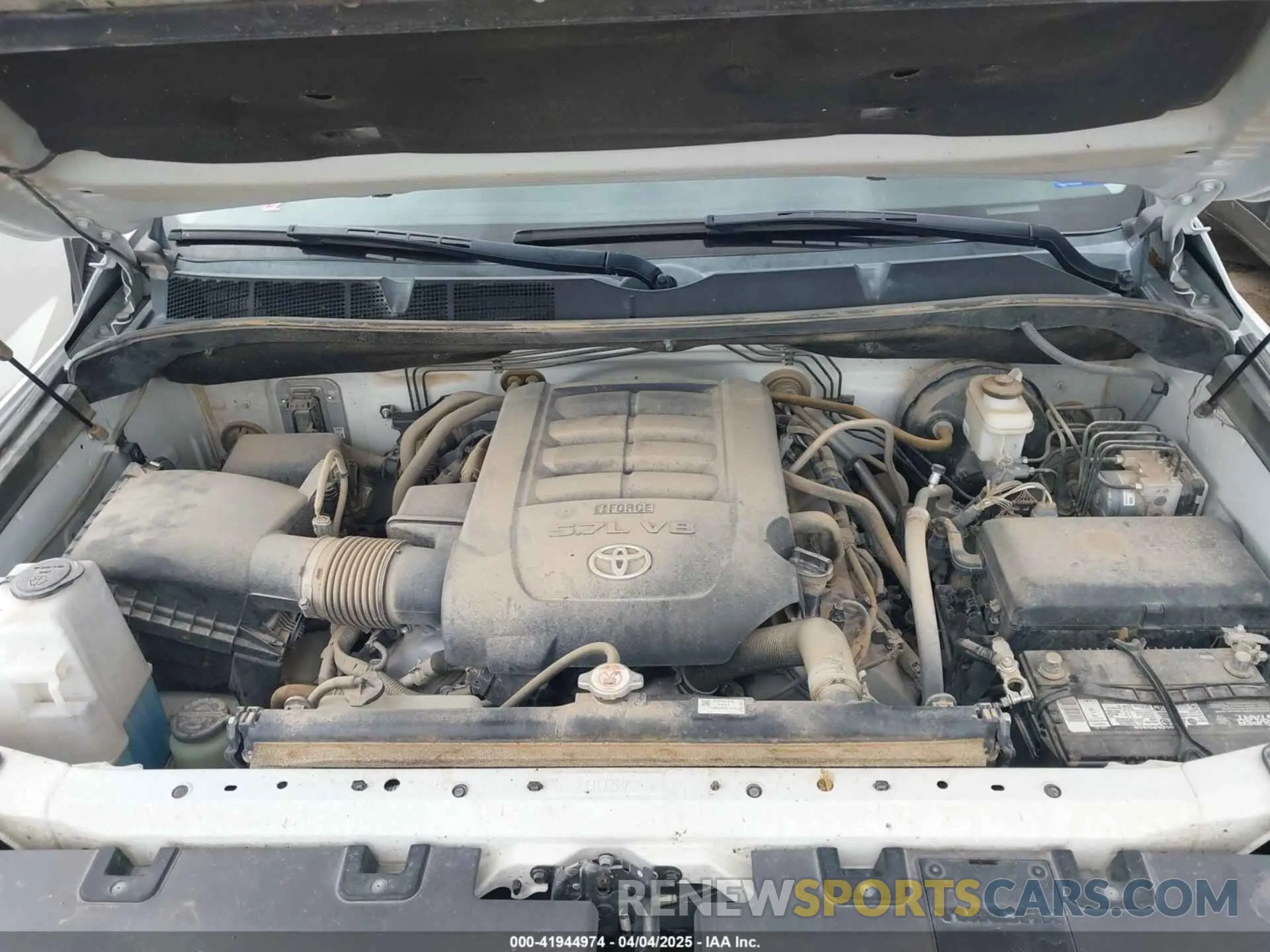 10 Photograph of a damaged car 5TFDW5F18KX797136 TOYOTA TUNDRA 2019