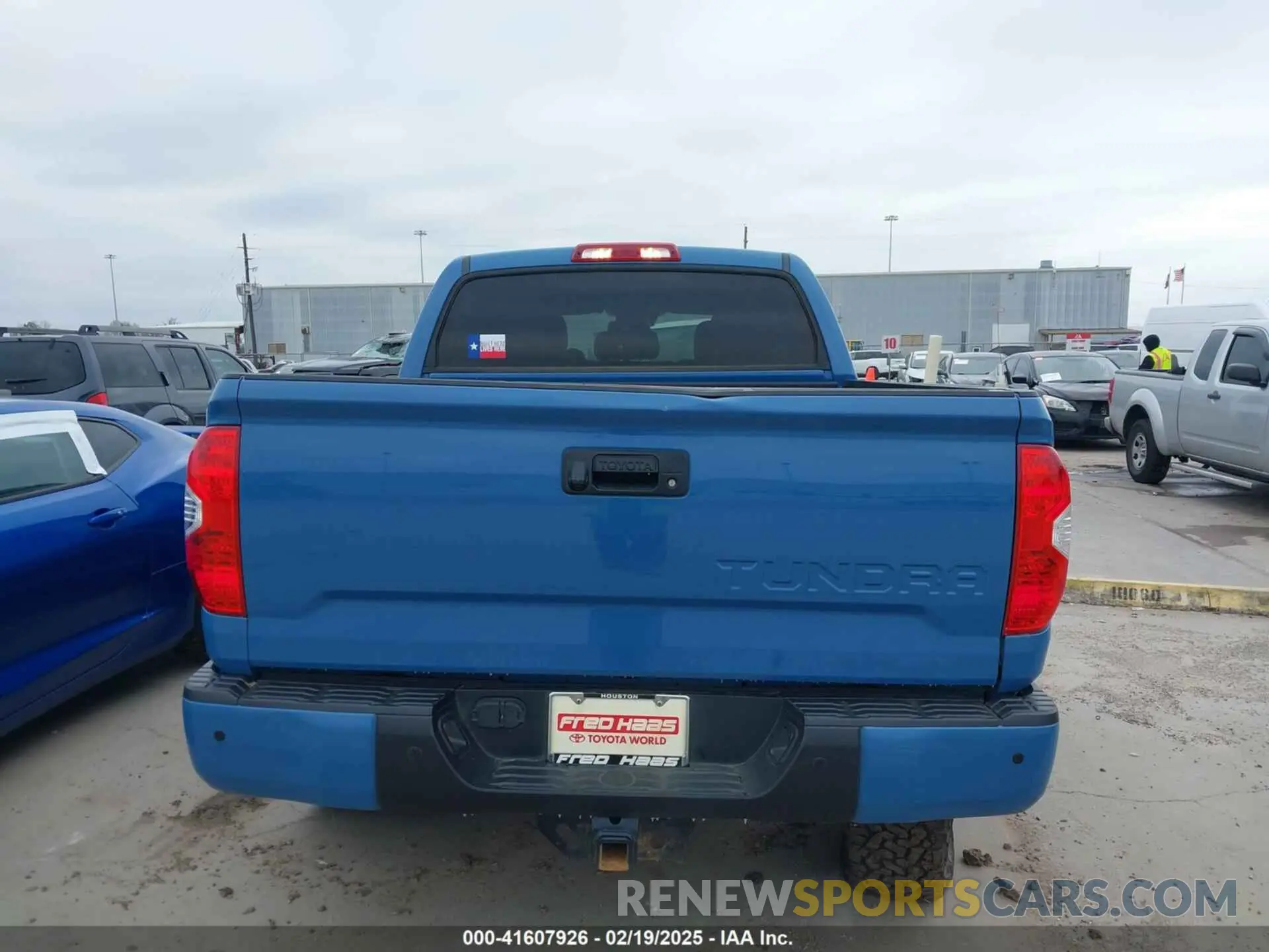 16 Photograph of a damaged car 5TFDW5F18KX833777 TOYOTA TUNDRA 2019