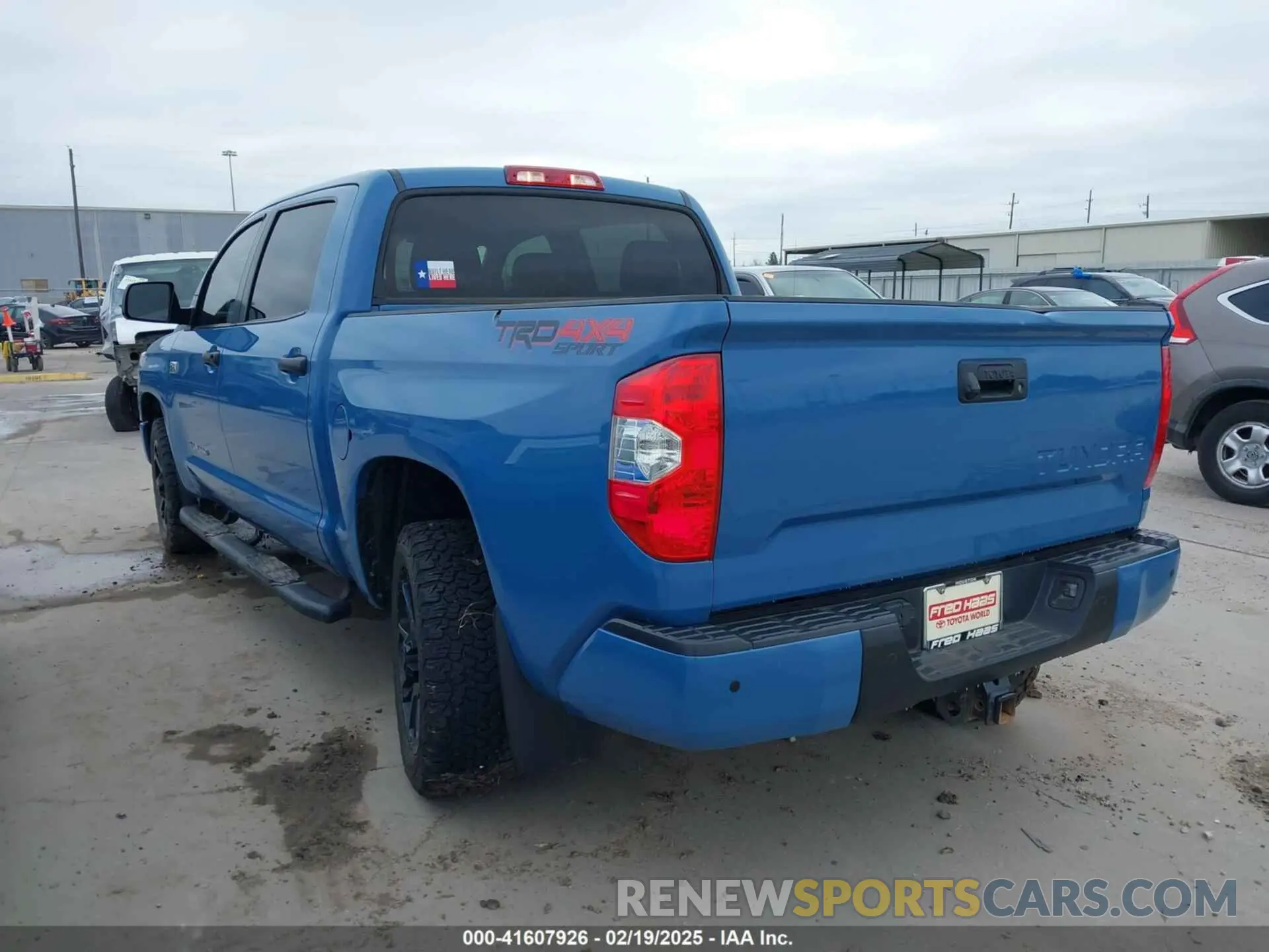 3 Photograph of a damaged car 5TFDW5F18KX833777 TOYOTA TUNDRA 2019