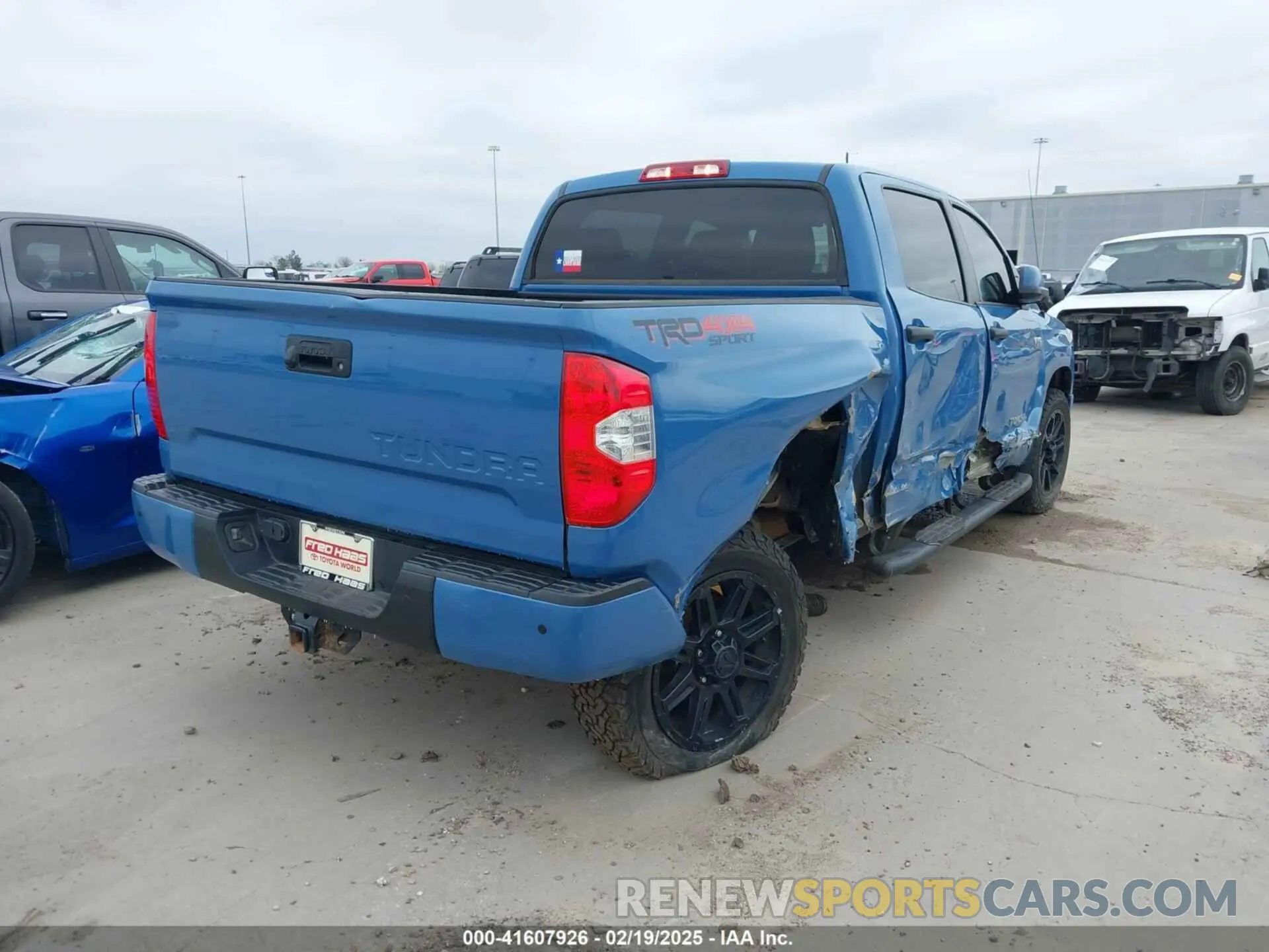 4 Photograph of a damaged car 5TFDW5F18KX833777 TOYOTA TUNDRA 2019