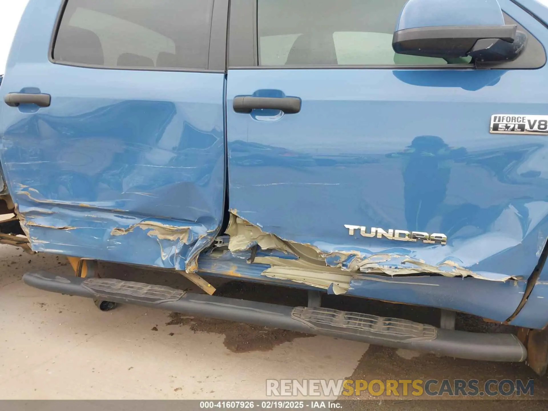 6 Photograph of a damaged car 5TFDW5F18KX833777 TOYOTA TUNDRA 2019