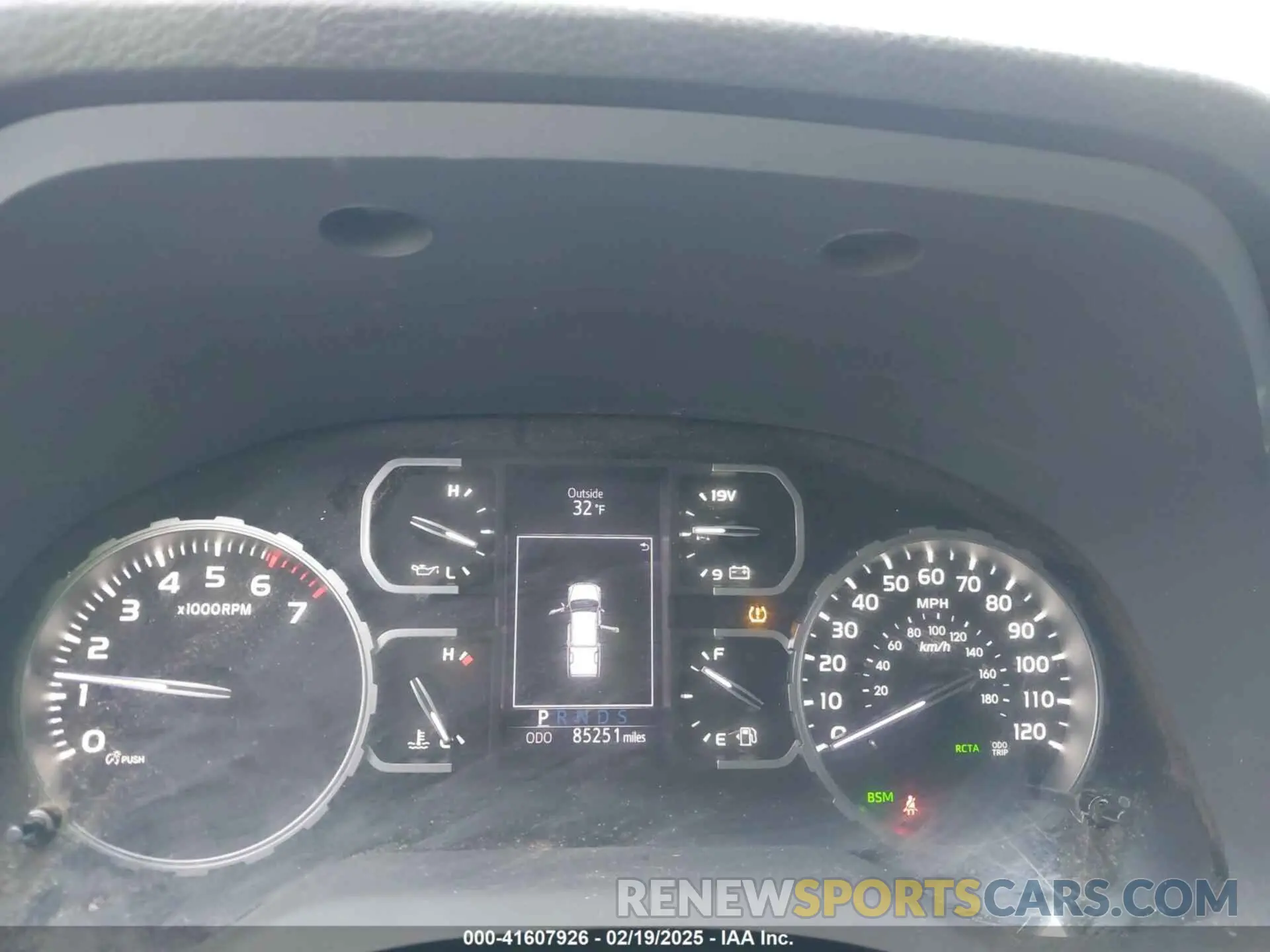 7 Photograph of a damaged car 5TFDW5F18KX833777 TOYOTA TUNDRA 2019
