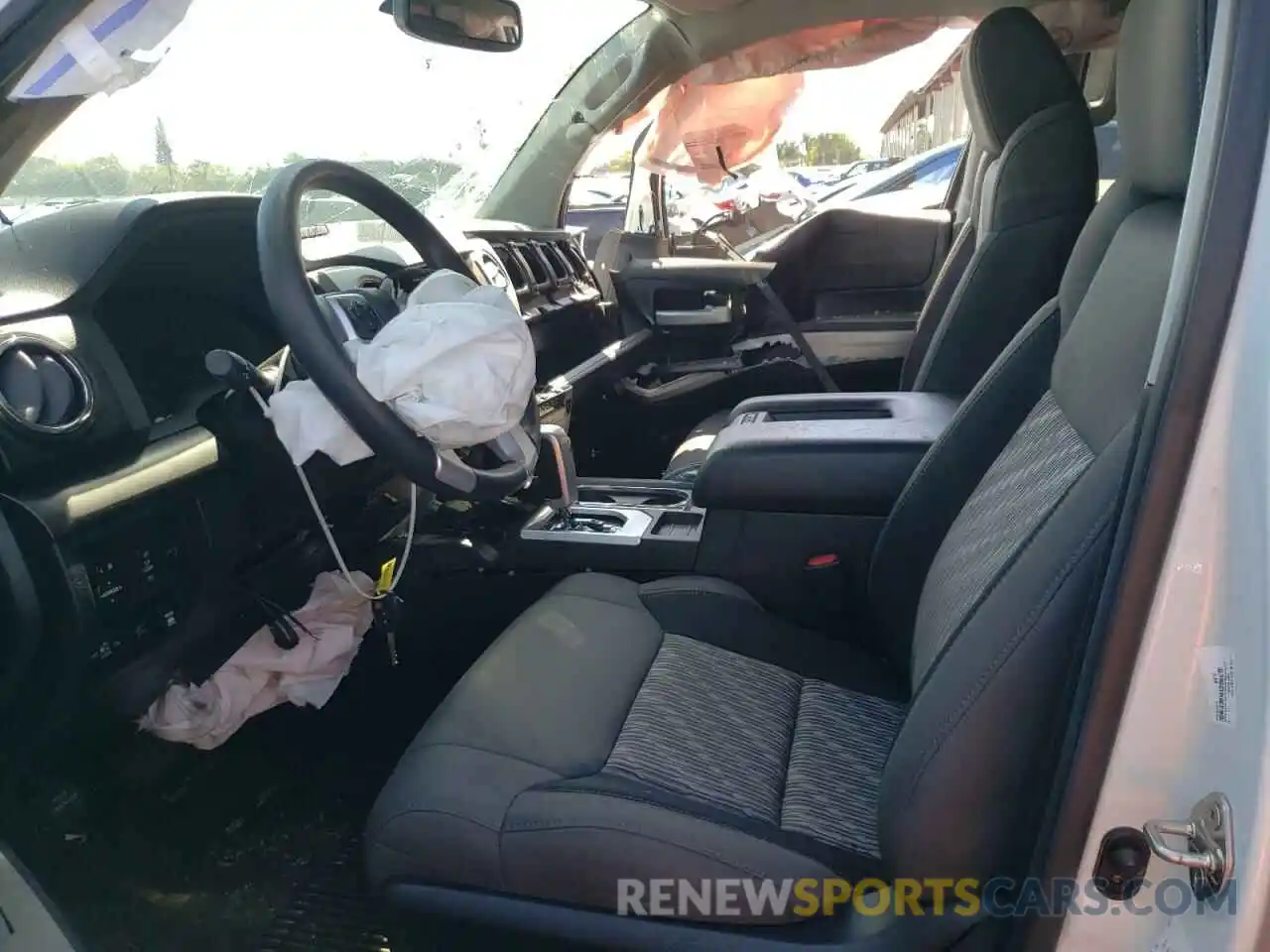 5 Photograph of a damaged car 5TFDW5F18KX855035 TOYOTA TUNDRA 2019