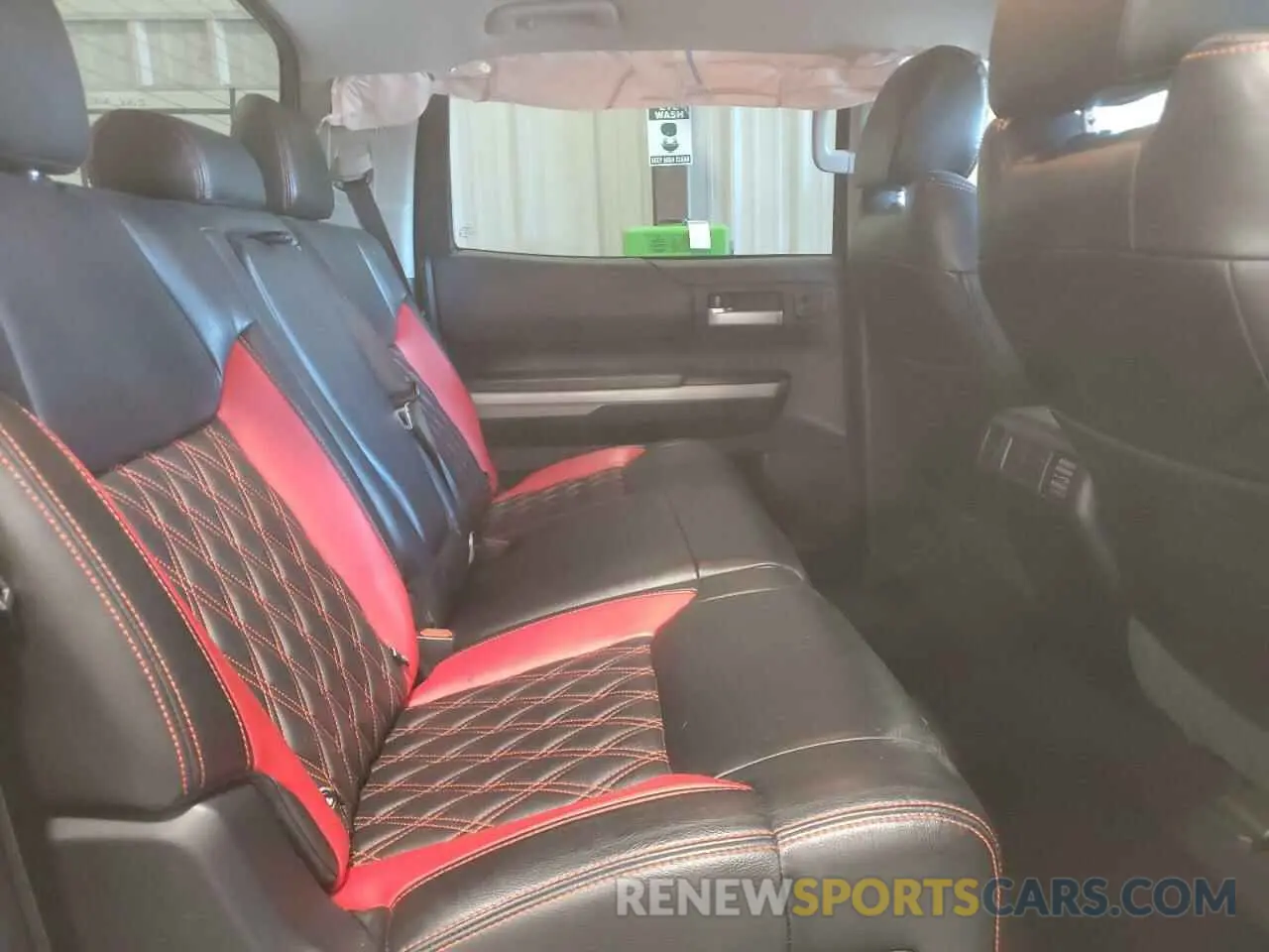 10 Photograph of a damaged car 5TFDW5F19KX819158 TOYOTA TUNDRA 2019