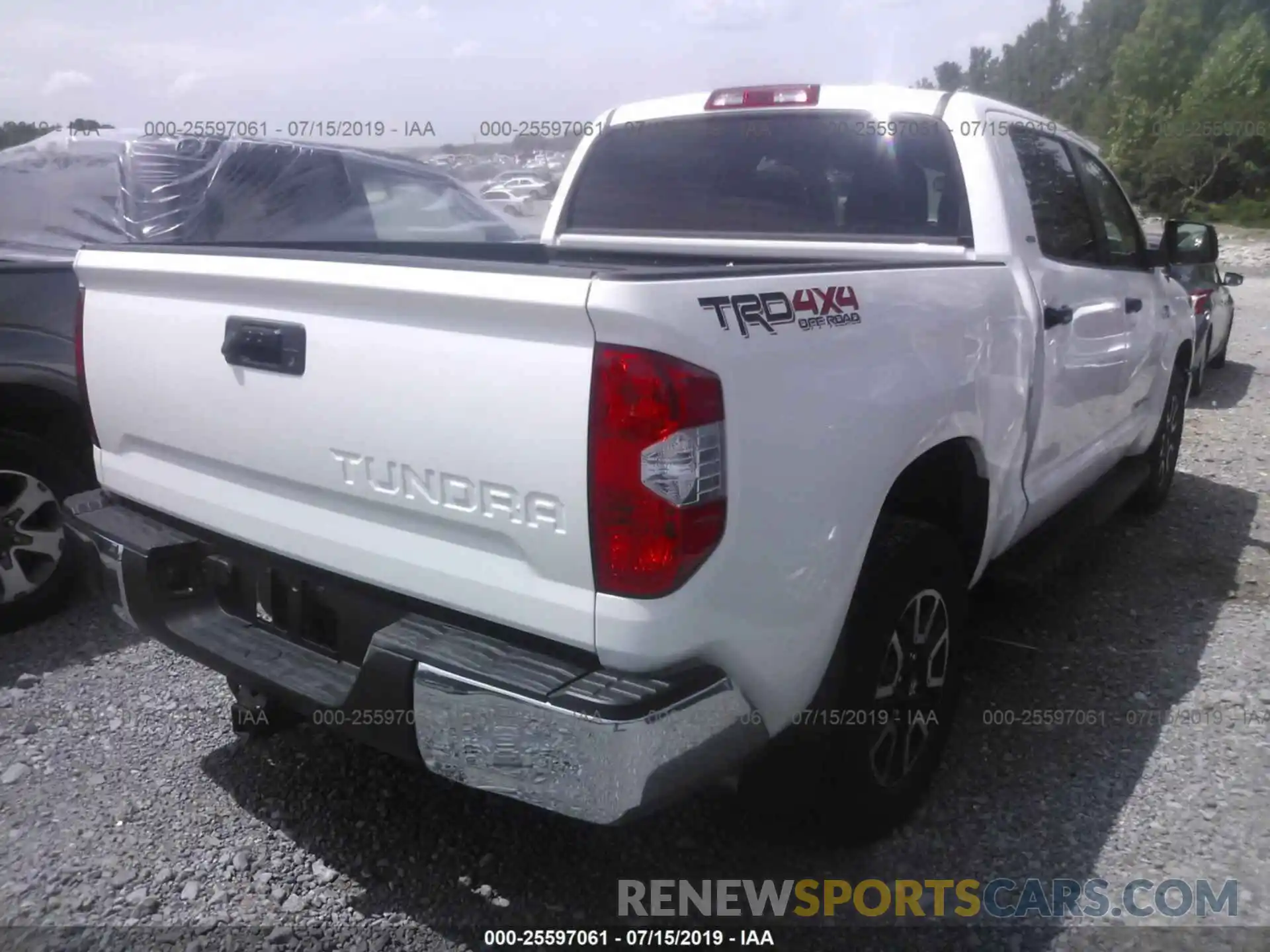 4 Photograph of a damaged car 5TFDW5F19KX834145 TOYOTA TUNDRA 2019