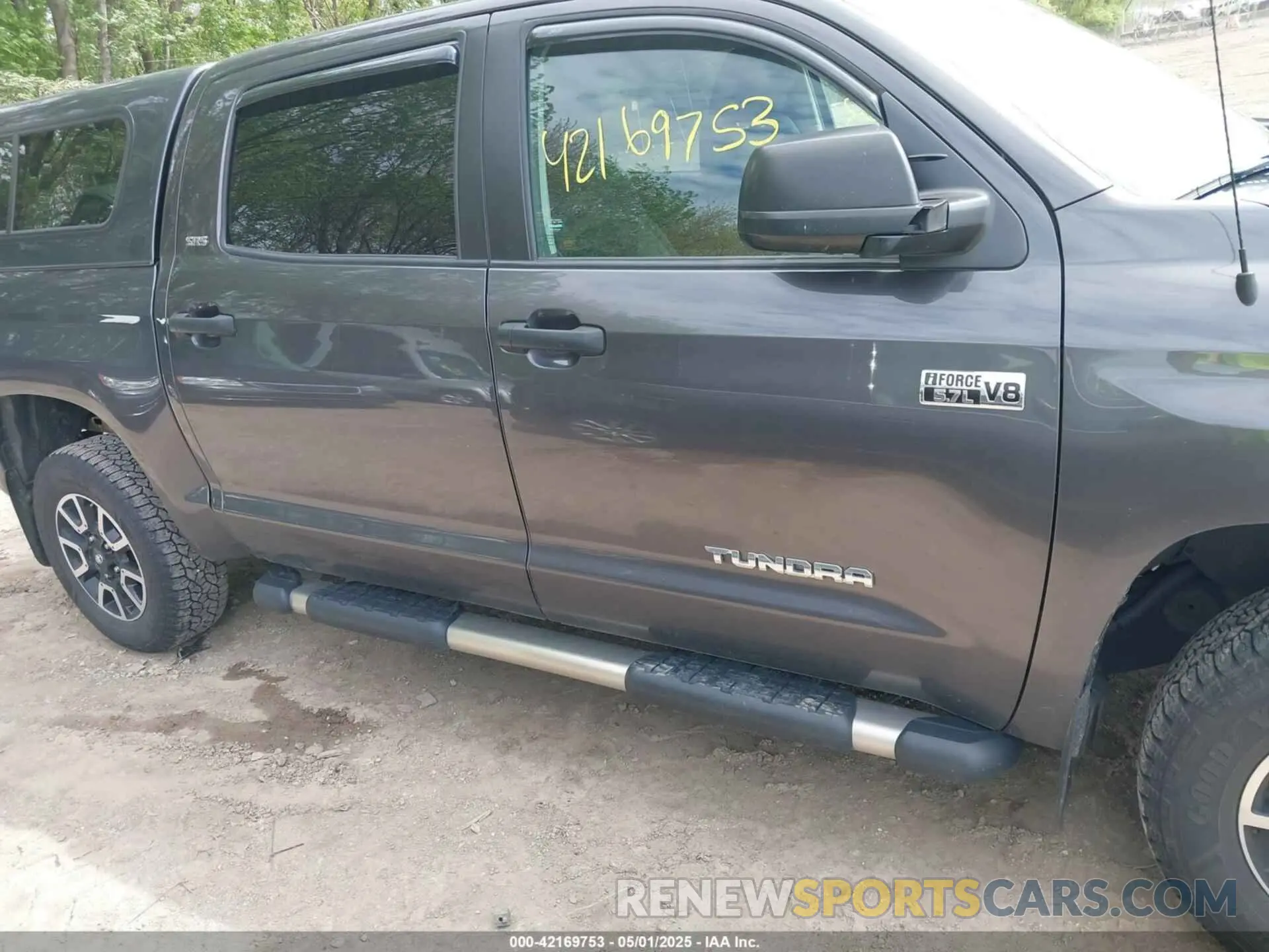 13 Photograph of a damaged car 5TFDW5F1XKX799650 TOYOTA TUNDRA 2019